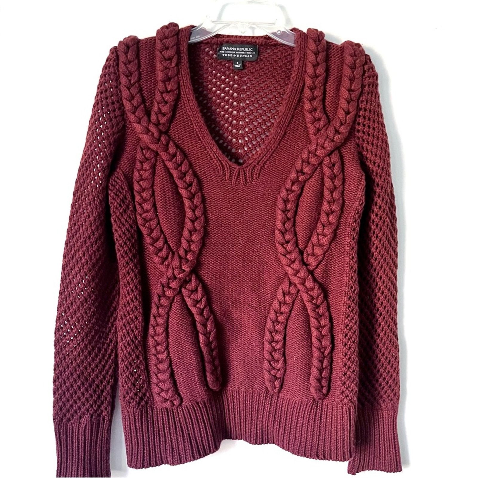 Banana Republic offers Todd & Duncan Cashmere cable front open weave Sweater S