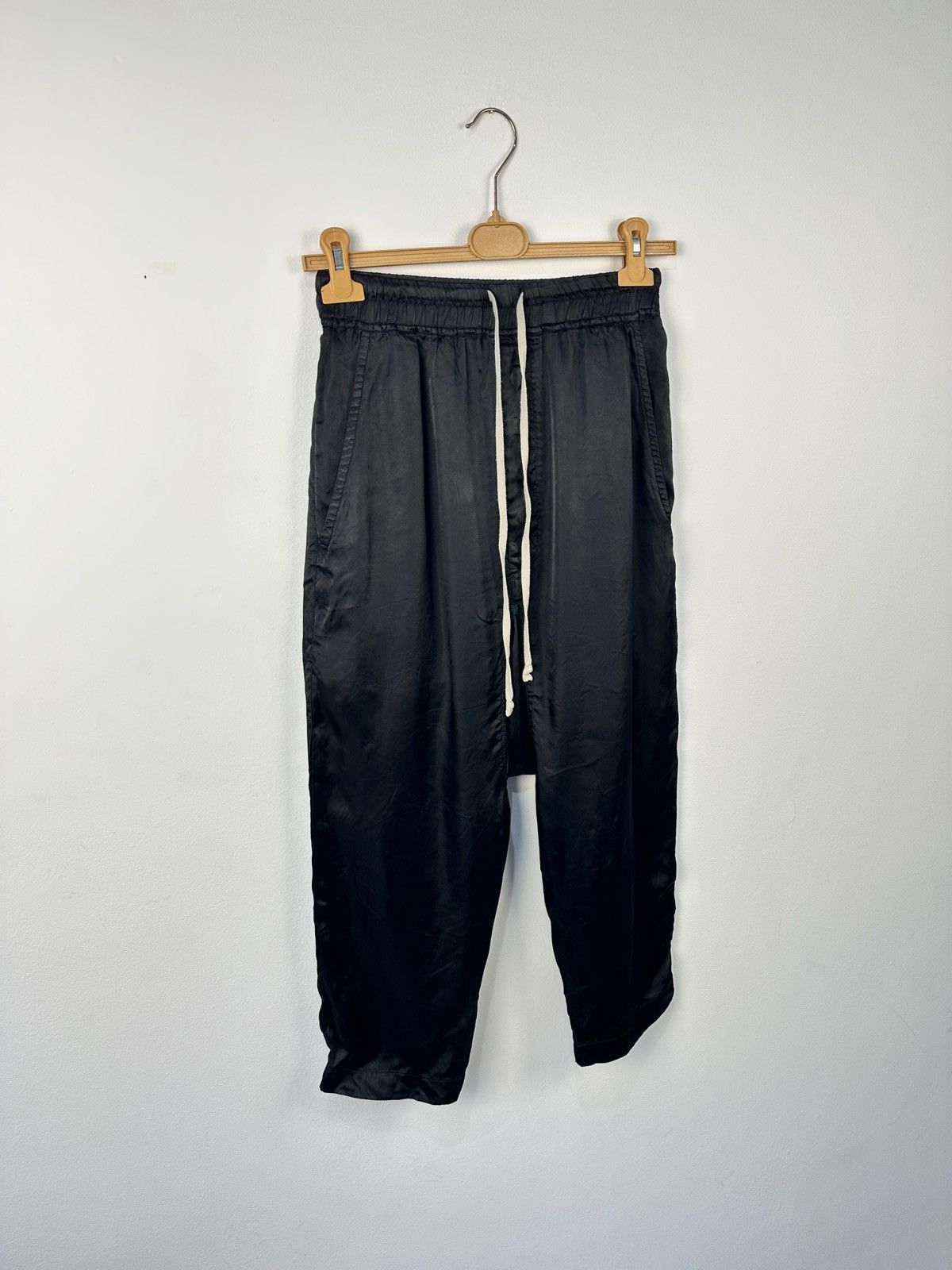 Rick Owens Rick Owens Cropped Drawstring Pants Black Cupro IT 46 US 36 Size US 36 / EU 52 - 3 Thumbnail