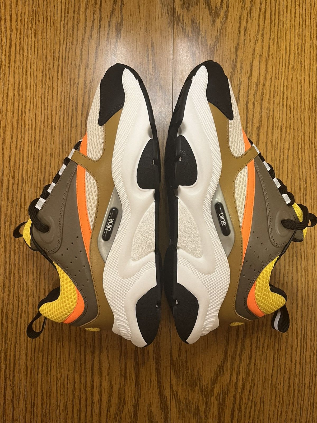 Dior Dior B22 Sneaker Ebony/Camel Size US 6 / EU 39 - 3 Thumbnail