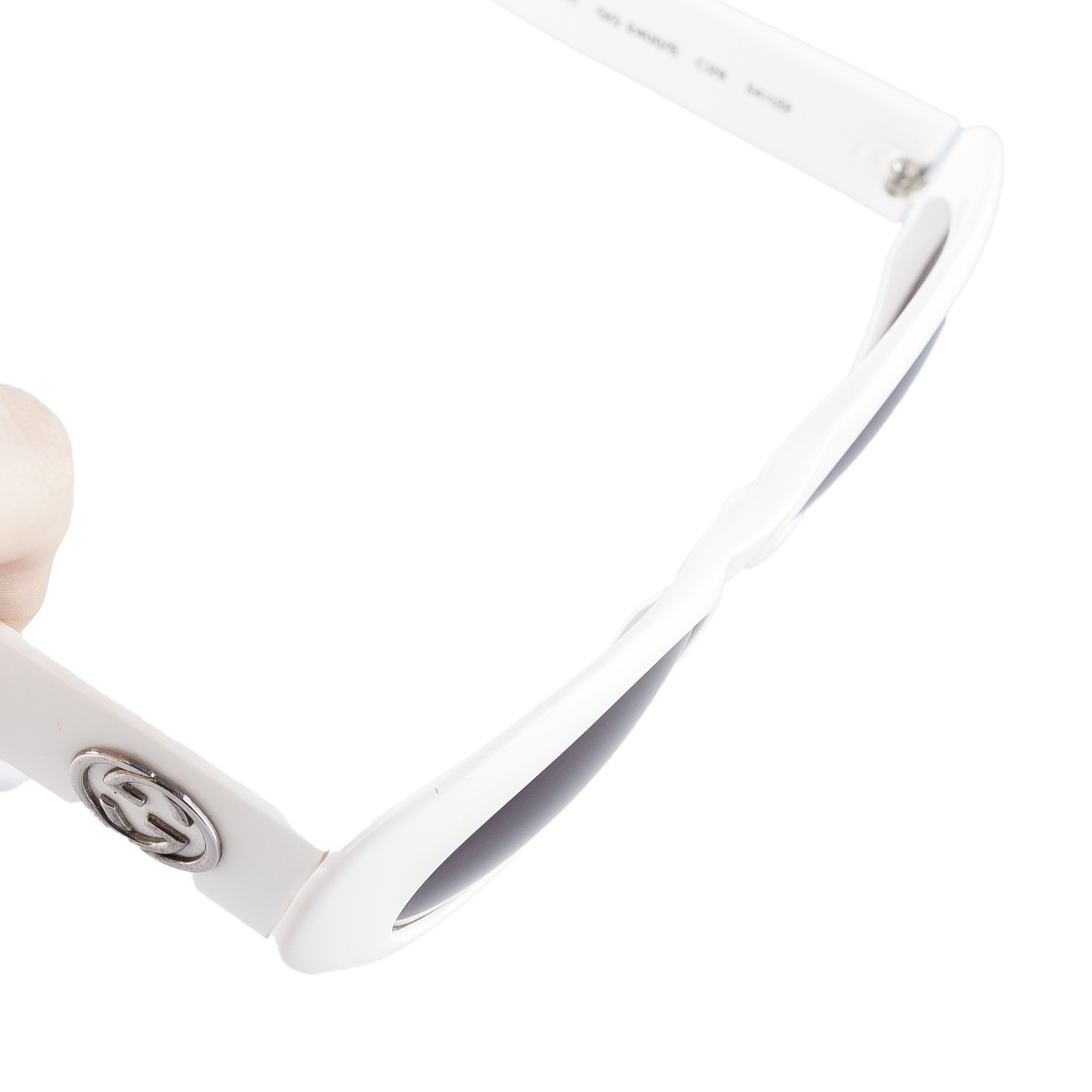 Gucci Gucci GG 2400/S Vintage White Oval Sunglasses Size ONE SIZE - 5 Thumbnail