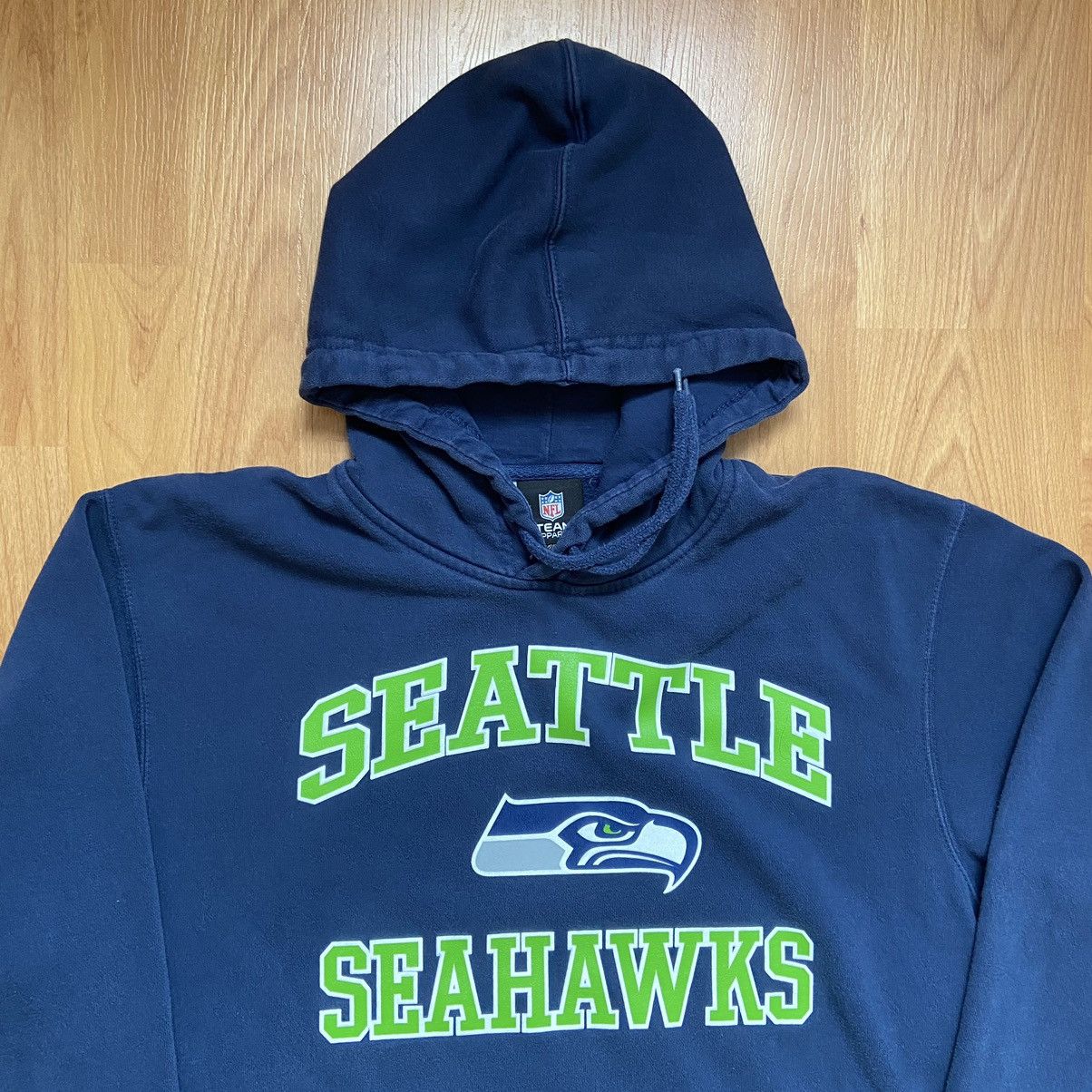 NFL NFL Men’s Seattle Seahawks Logo Hoodie Sweatshirt Size XL Size US XL / EU 56 / 4 - 3 Thumbnail