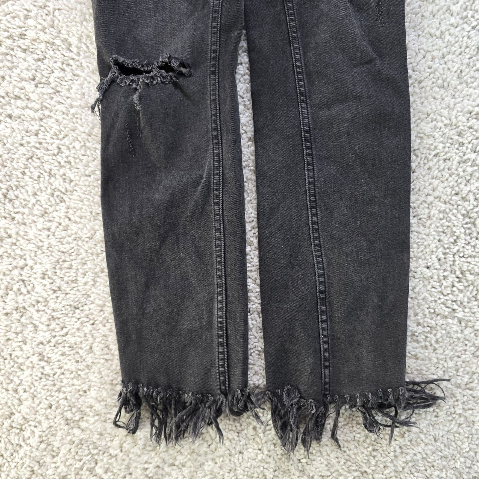 Free People Free People 26 x 26 Black wash Ripped Cuffed Skinny Jeans Size 26" / US 2 / IT 38 - 4 Thumbnail