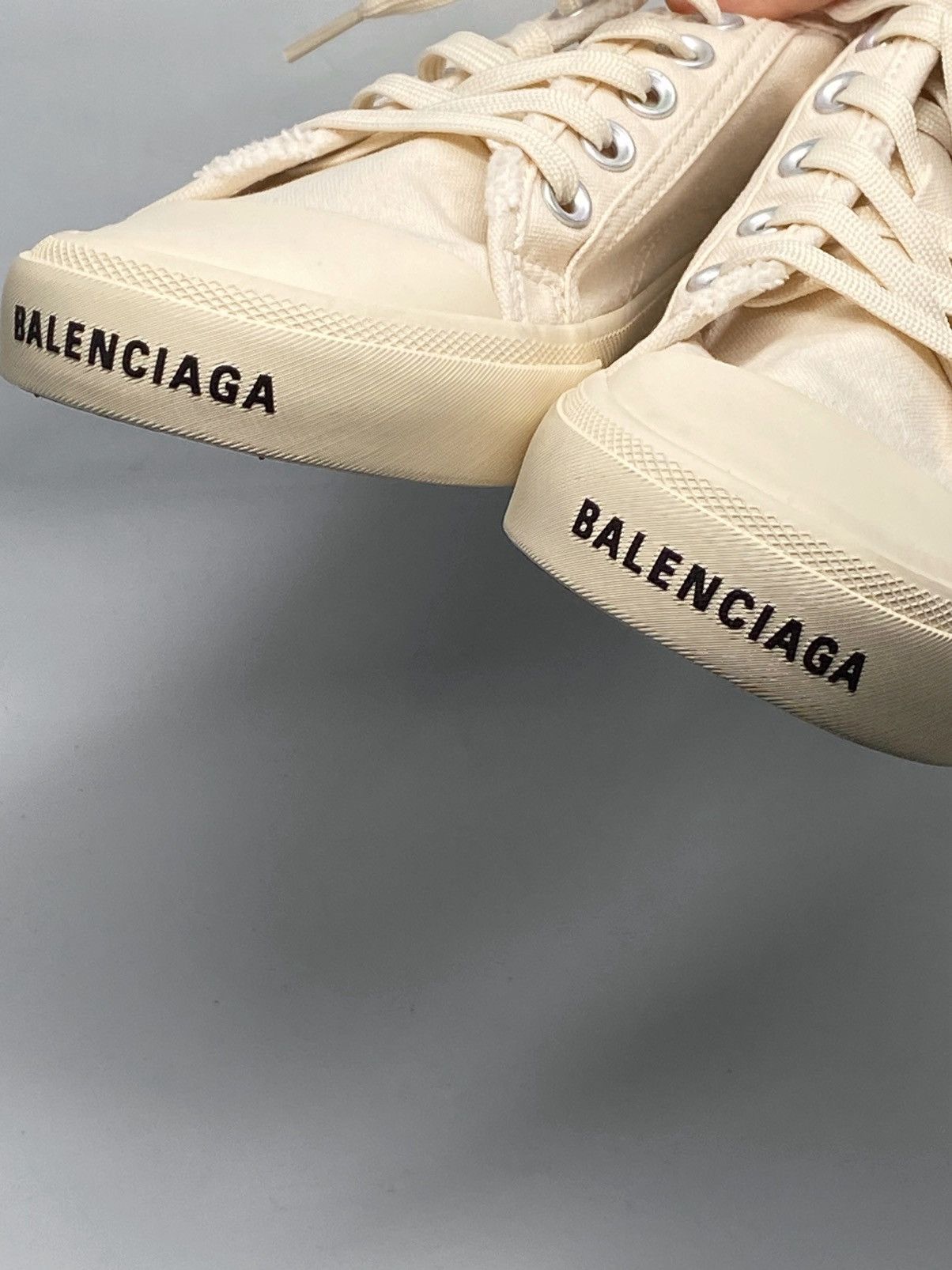 Balenciaga Balenciaga Slip-On Paris White Cotton Sneakers Women size 38 Size US 8 / IT 38 - 11 Thumbnail