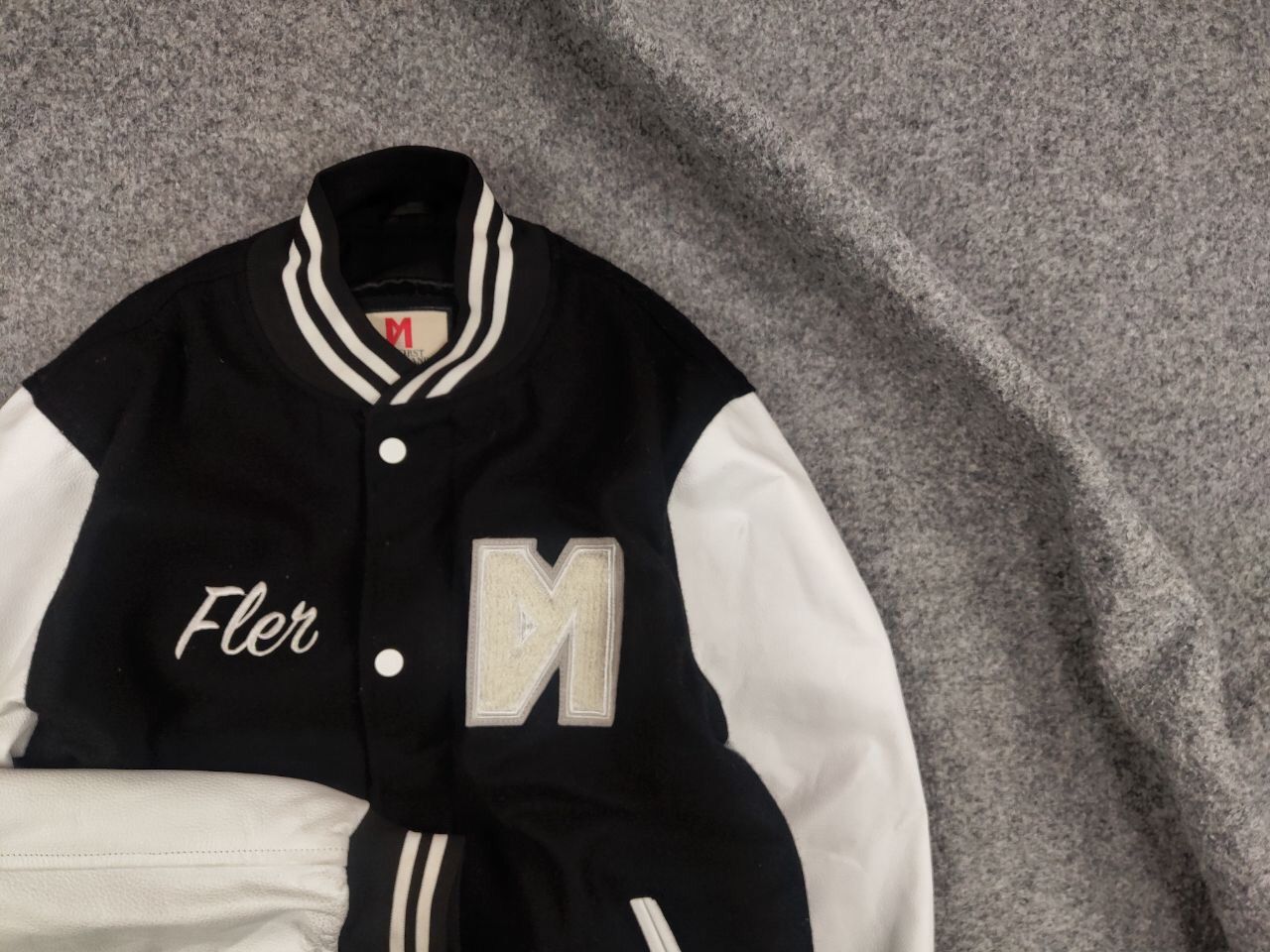 Japanese Brand Vintage 90's Japanese Black White Logo Varsity Bomber Jacket Size US L / EU 52-54 / 3 - 14 Thumbnail