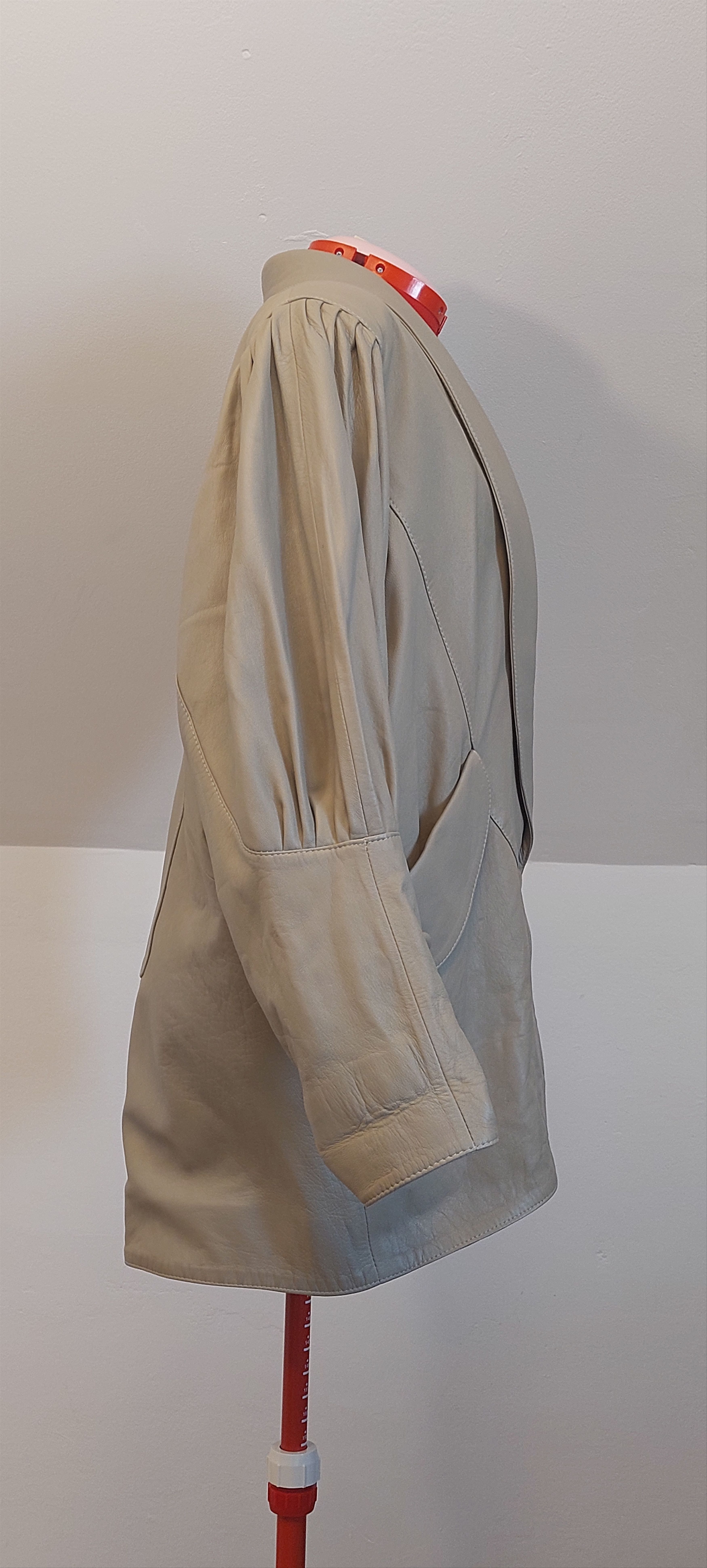 Vintage 80s Oversized Leather Jacket Strong Shoulders Tapered Size L / US 10 / IT 46 - 2 Thumbnail