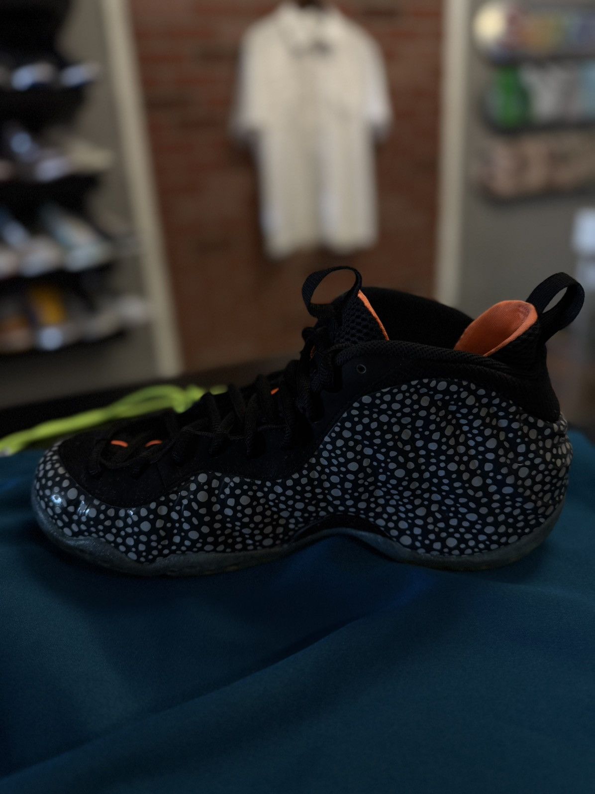 Nike Nike Foamposite Safari (2013) RARE Size 10 🧼 Size US 10 / EU 43 - 5 Thumbnail