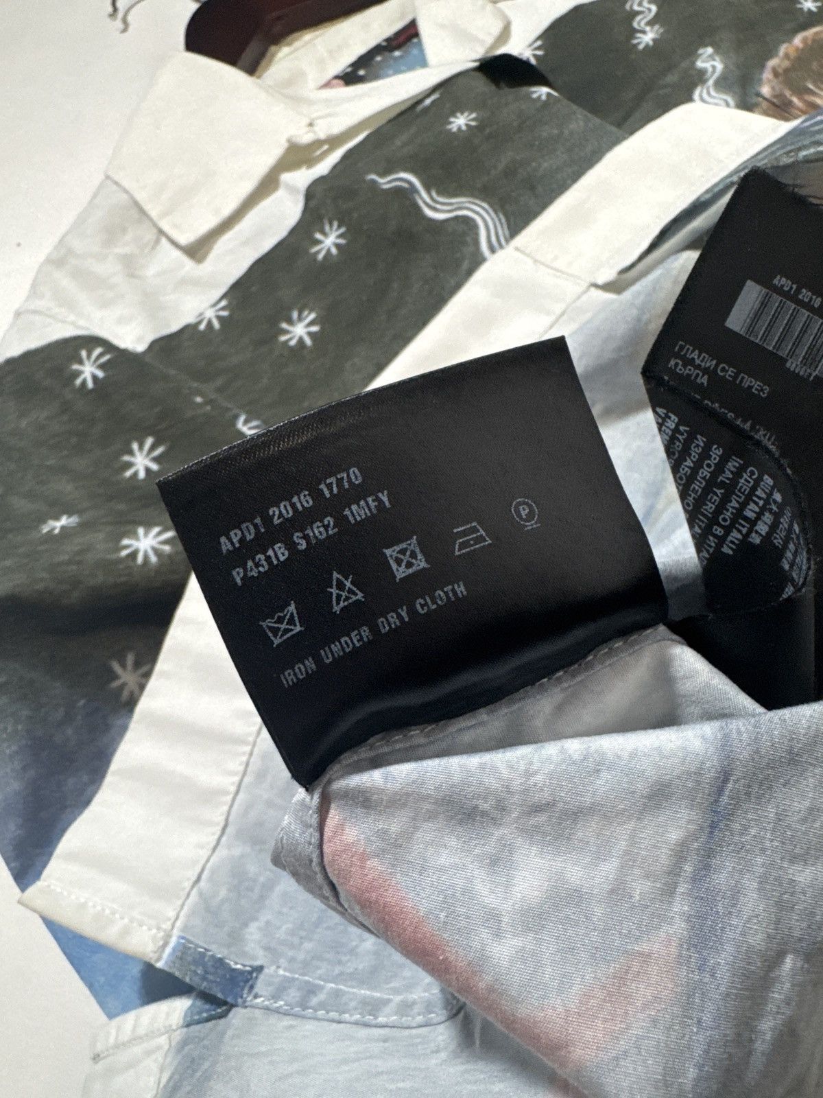 Prada AW16 Prada ‘Impossible Love’ Shirt Size US S / EU 44-46 / 1 - 14 Thumbnail