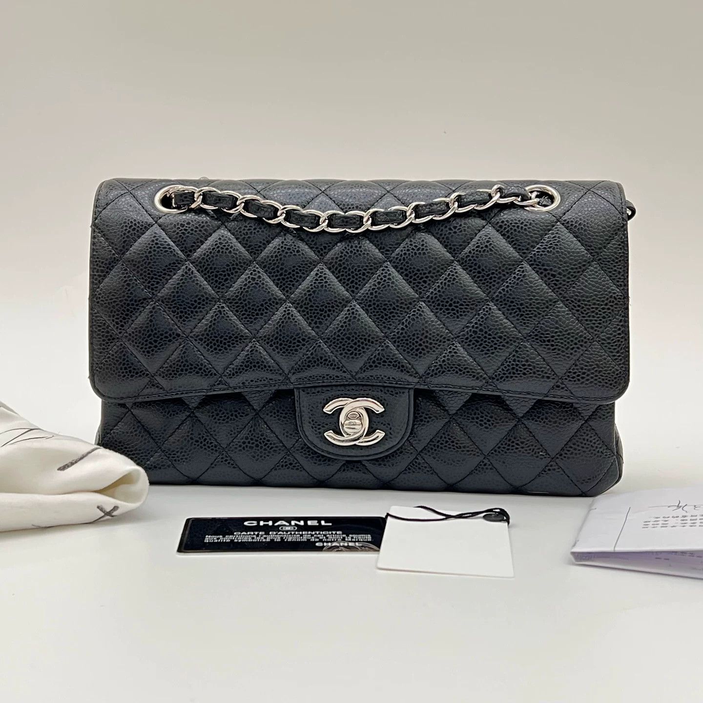 Chanel Pre-loved Bag Very good condition Size ONE SIZE - 1 Thumbnail