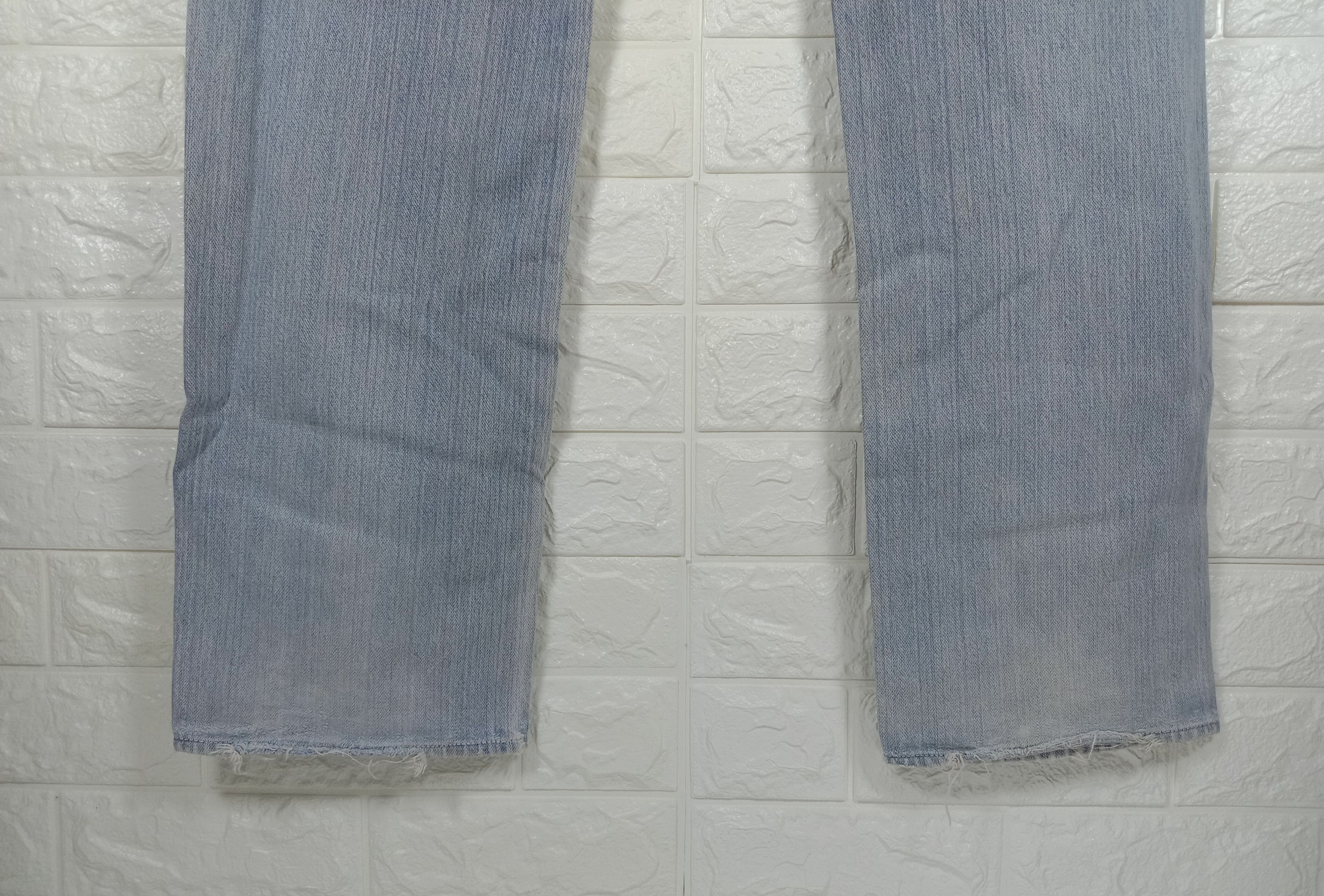 Guess Vintage Guess Light Wash Jeans Distressed Denim Size US 36 / EU 52 - 8 Thumbnail