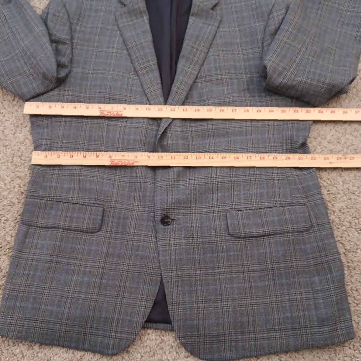 Jos. A. Bank Jos. A. Bank Traveler Blazer Mens 46 Gray Plaid Wool Two Button Double Vent Notch Lapel 2 Piece Regular Jacket Vintage No Mens Size 46R - 5 Thumbnail