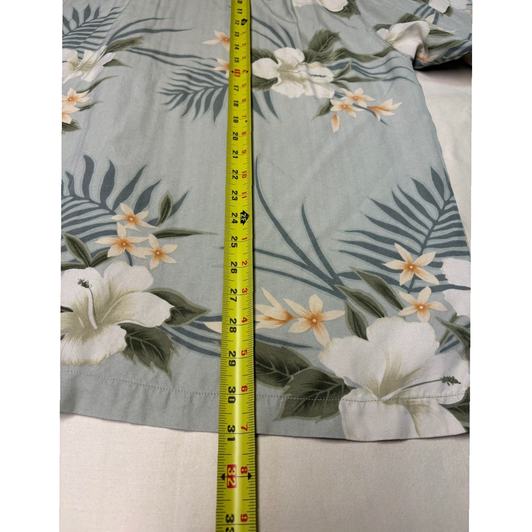 Tommy Bahama Tommy Bahama Silk Aloha Hawaiian Shirt Men XL Floral Tropical Vacation Button-Down Short Sleeve Green Silk Floral Hawaiian 90s? Size US XL / EU 56 / 4 - 5 Thumbnail