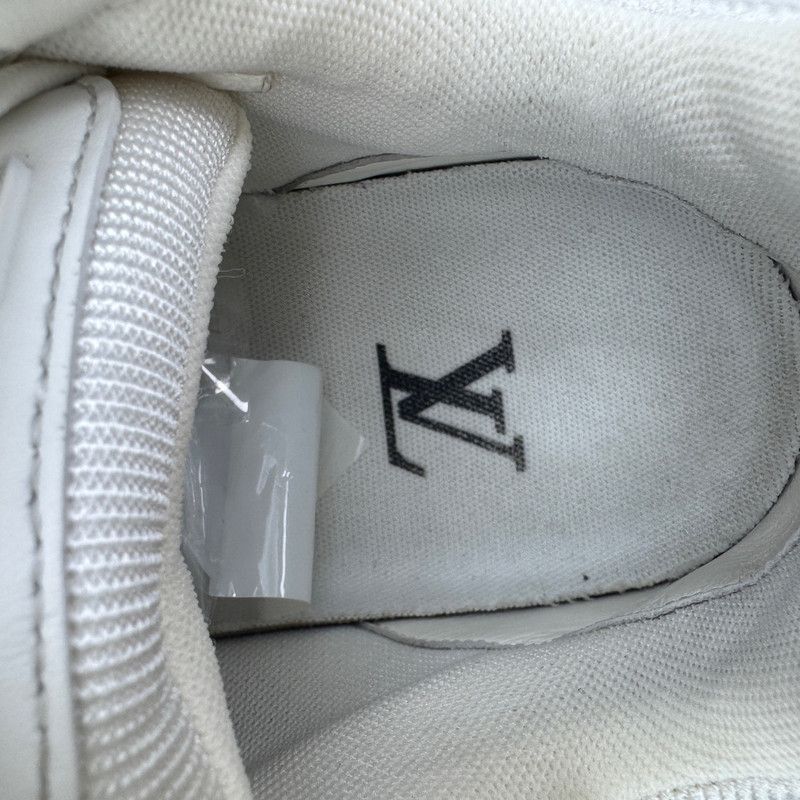 Louis Vuitton Louis Vuitton White Trainer Sneakers for Women -2505 Size US 8 / IT 38 - 9 Thumbnail