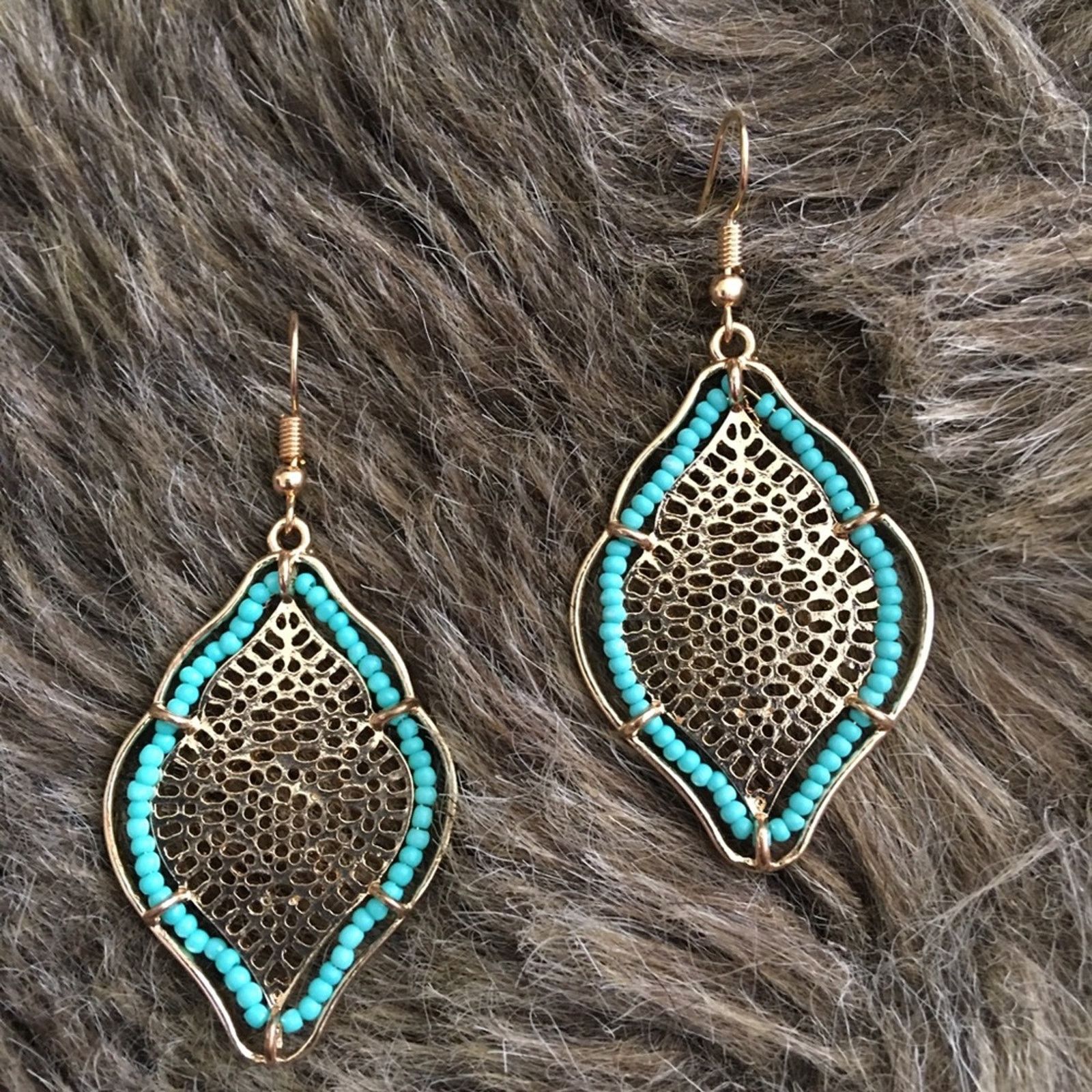 Jewelry Gold tone mesh turquoise seed bead dangle earrings Size ONE SIZE - 1 Thumbnail