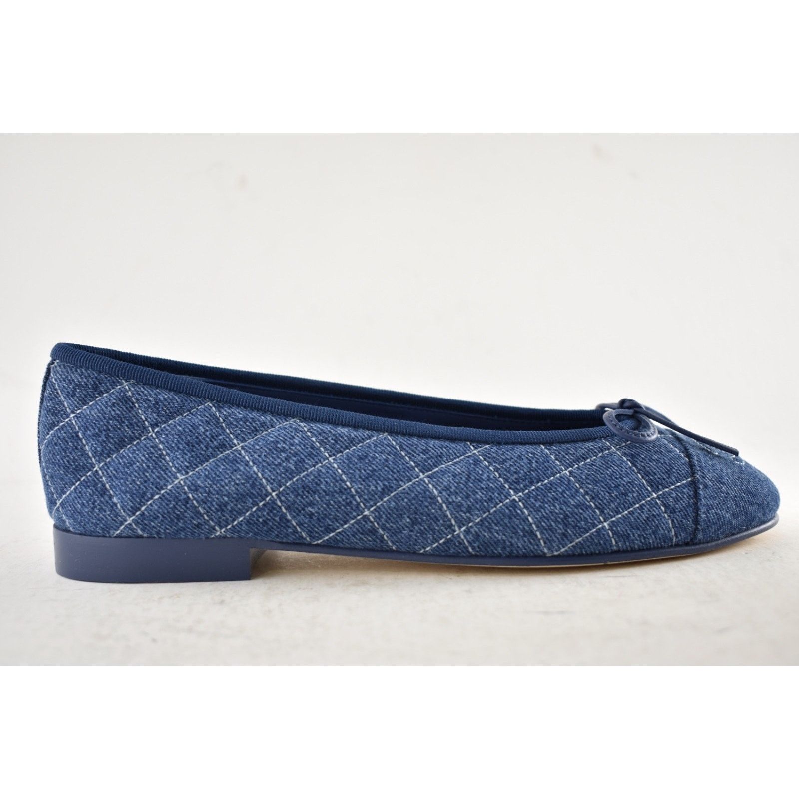 Chanel Chanel Denim Blue Quilted CC Bow Ballet Flat 41.5 Size US 11.5 / IT 41.5 - 2 Thumbnail