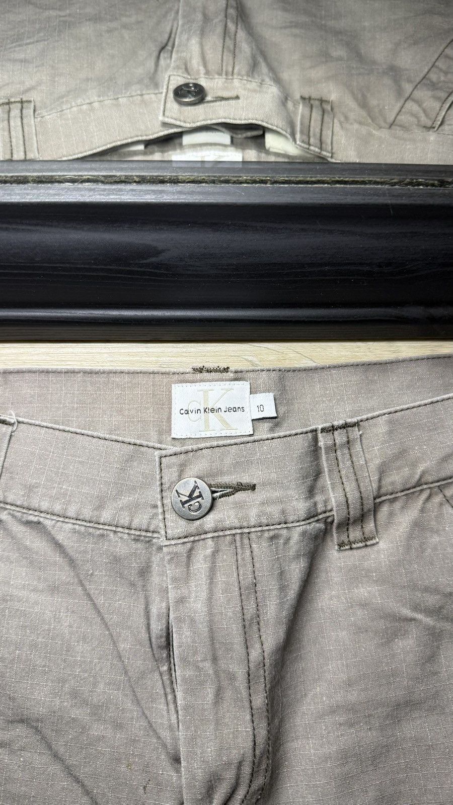 Calvin Klein Y2K 2000s Women’s Calvin Klein Union Lightweight Cargo Short Size 32" / US 10 / IT 46 - 5 Thumbnail