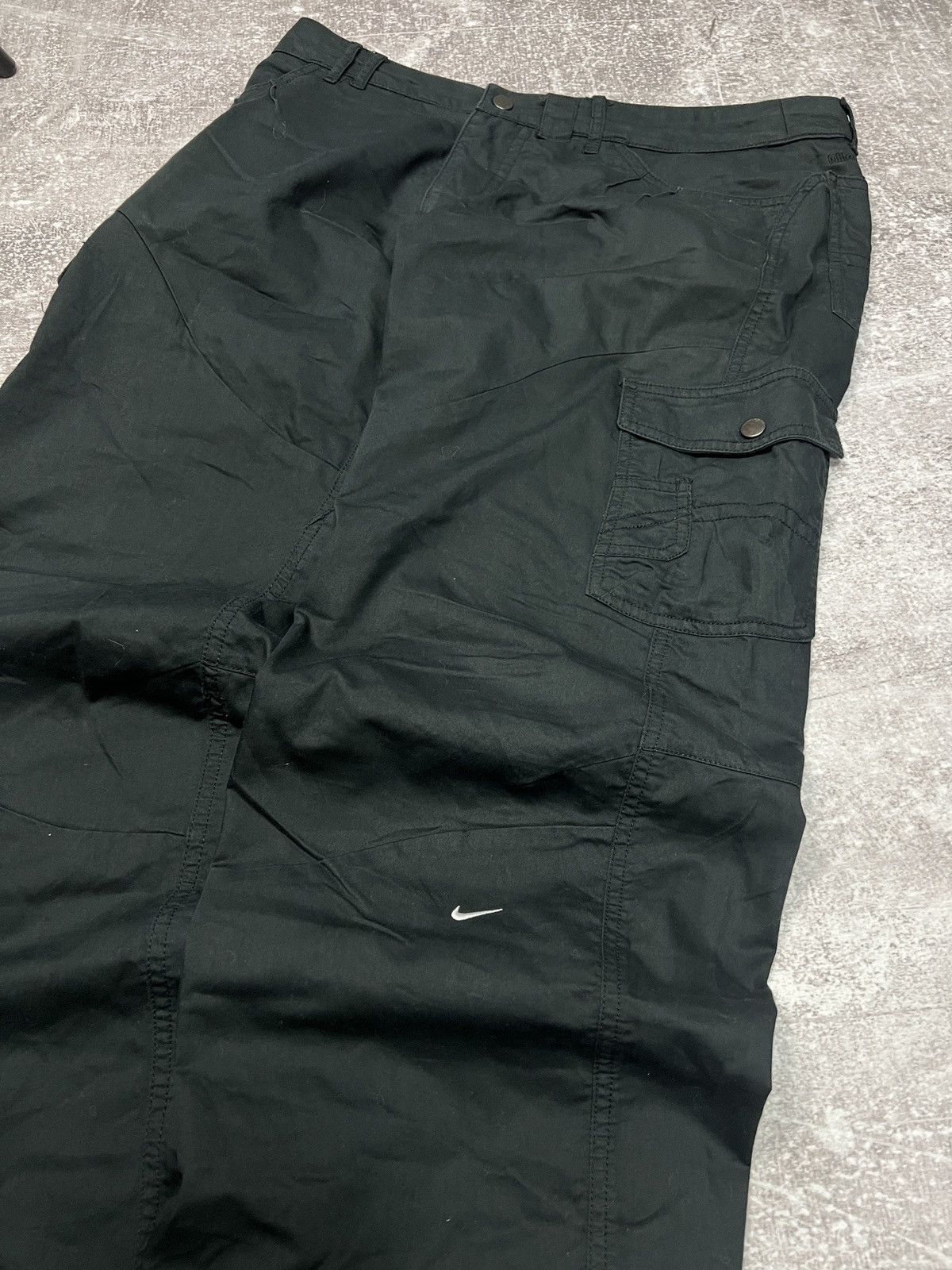 Nike Nike Technical Cargo Pants Black Minimal Swoosh Size US 31 - 3 Thumbnail