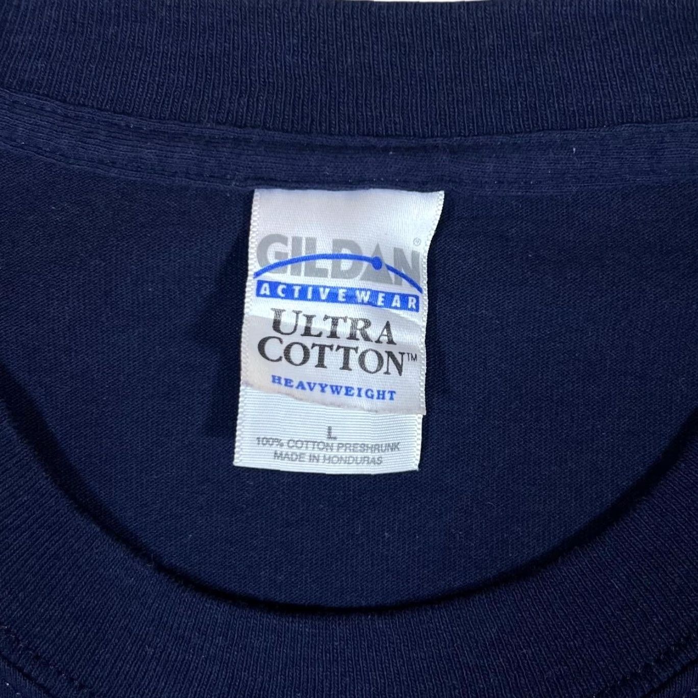 Gildan Gildan T-Shirt Navy Blue Florida Souvenir embossed graphic front Large Mens 21" Pit to Pit 31" Length 9" Shoulder to Cuff 11052 Size US L / EU 52-54 / 3 - 3 Thumbnail