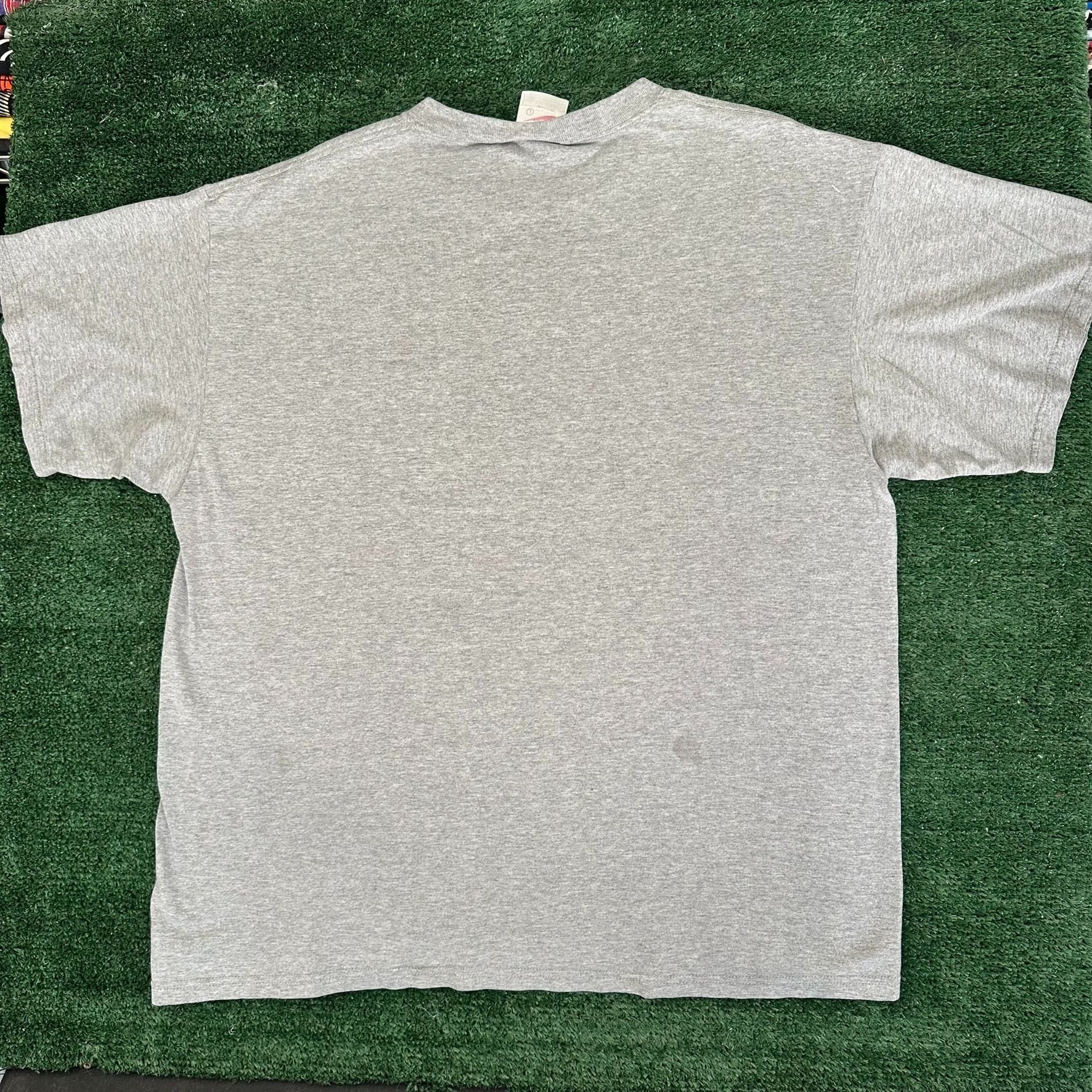 Nike Vintage 90s Nike Mini Swoosh T-Shirt Gray L Embroidered Dist Size US L / EU 52-54 / 3 - 6 Thumbnail