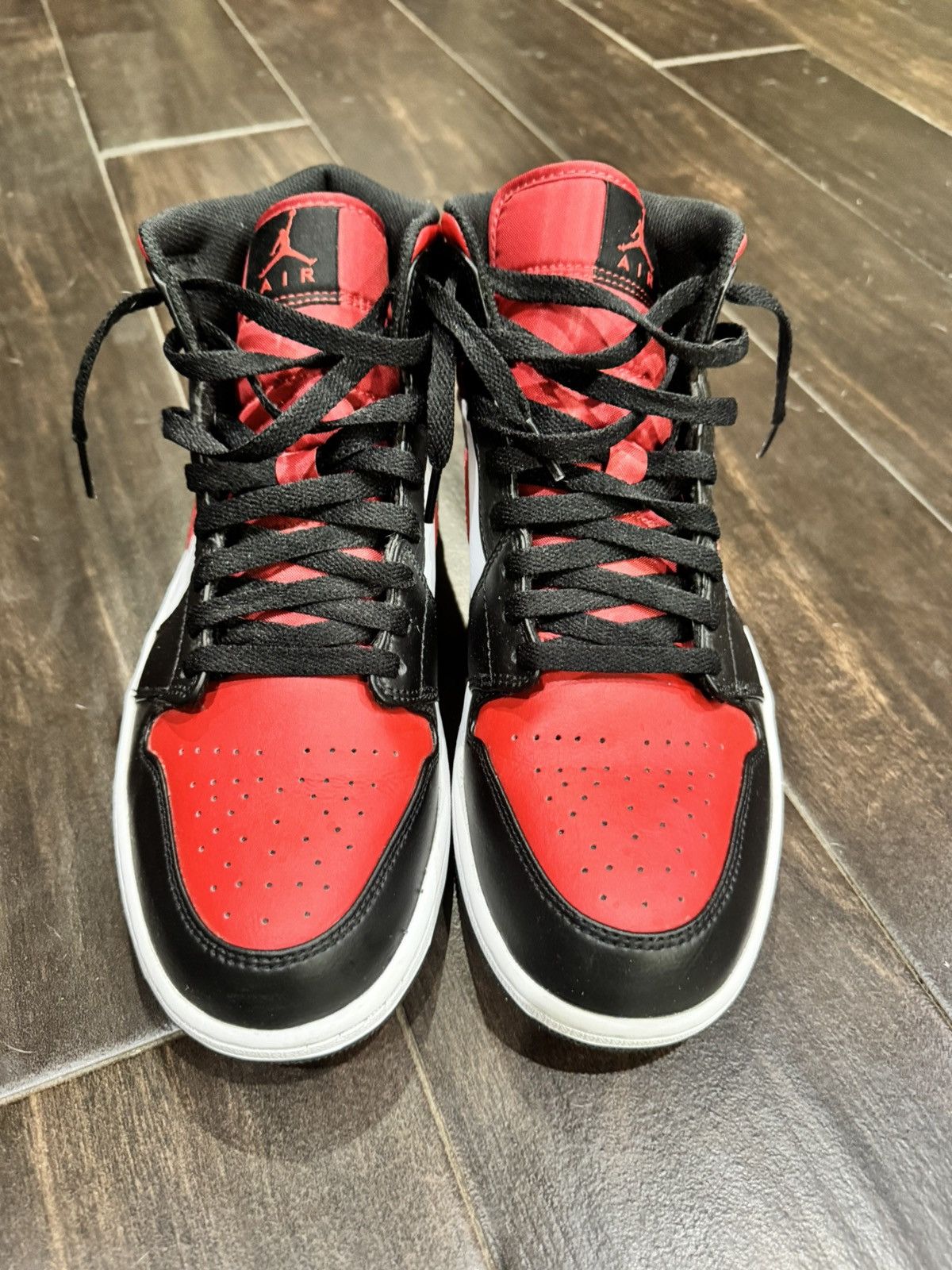 Nike Jordan 1 Mid Black Fire-Red 2022 sz 10.5 Size US 10.5 / EU 43-44 - 2 Thumbnail
