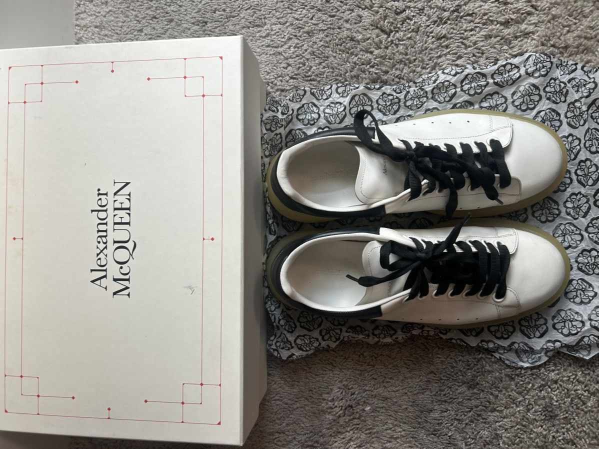 Alexander McQueen Alexander McQueen B&W Transparent Sole Sneakers Size US 10.5 / EU 43-44 - 4 Thumbnail