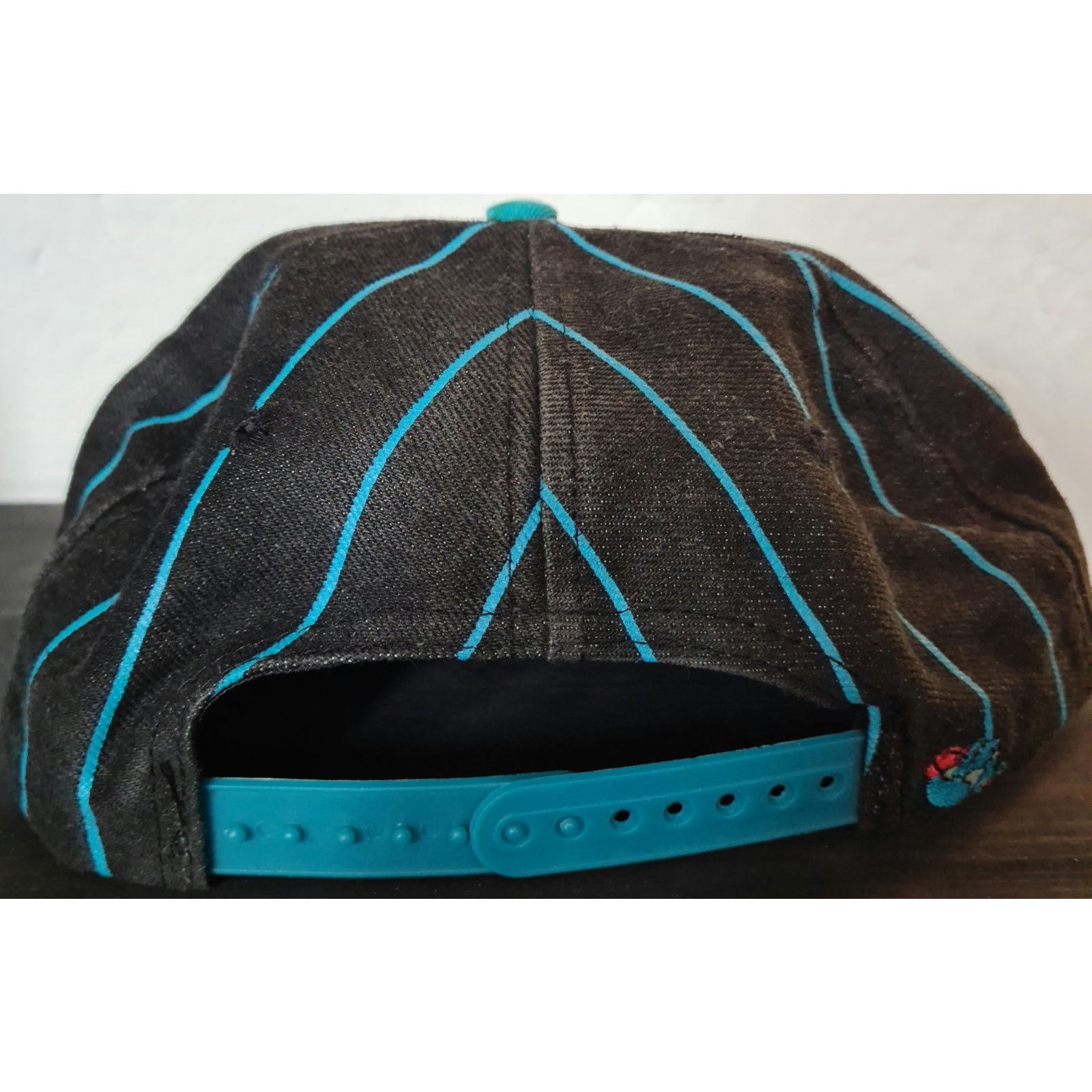 NHL × Sports Specialties NEW San Jose Sharks 90s UII snapback Pinstripe hockey vtg Size ONE SIZE - 5 Thumbnail