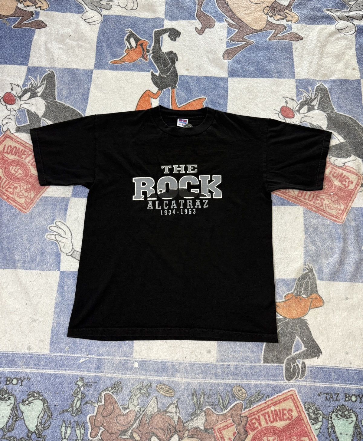 Vintage Vintage the rock Alcatraz tee Size US L / EU 52-54 / 3 - 1 Thumbnail