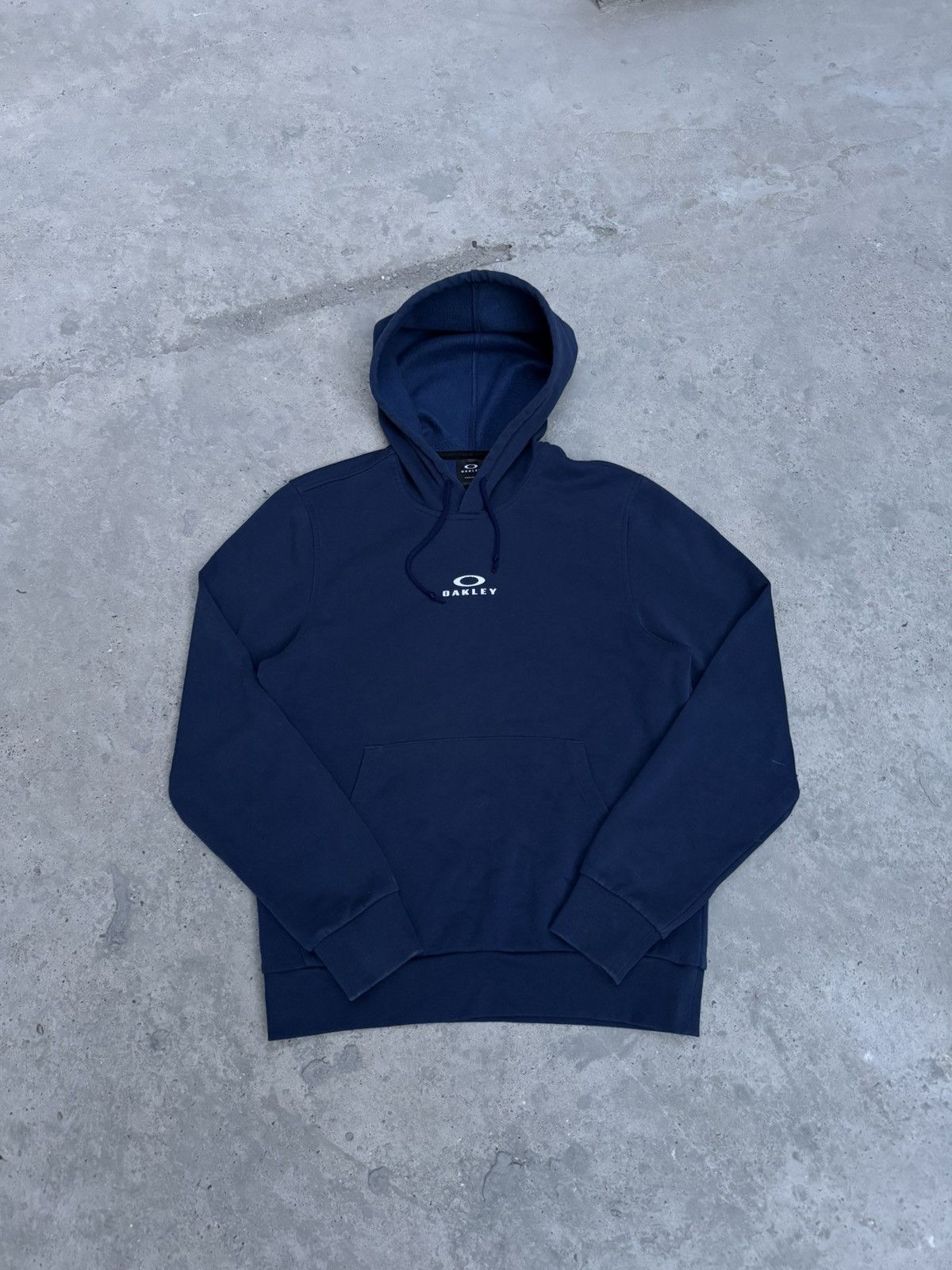 VINTAGE OAKLEY CENTER LOGO HOODIE