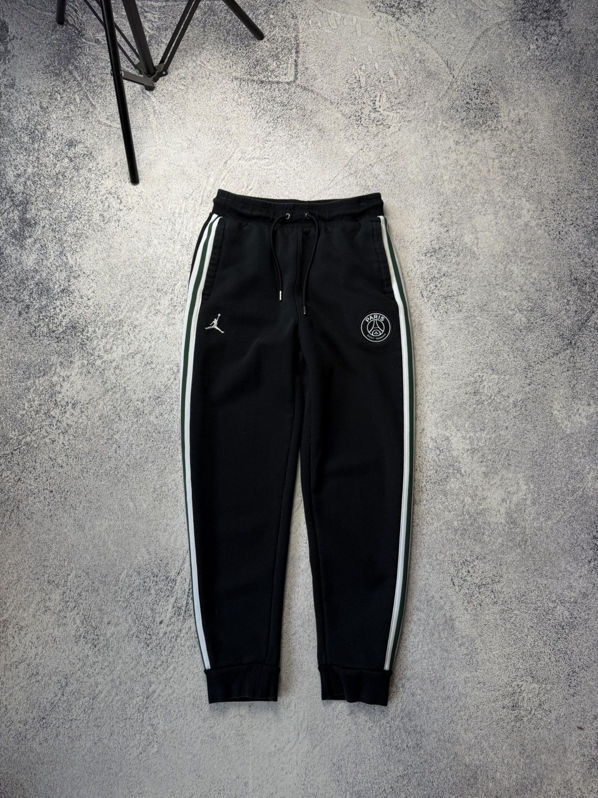 Jordan Brand Jordan PSG Wings Black Sweatpants Size US 32 / EU 48 - 1 Thumbnail