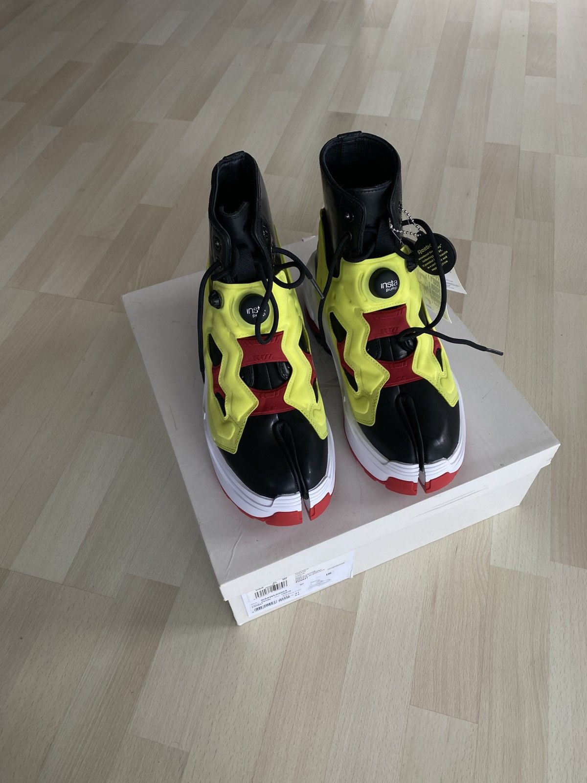 Maison Margiela × Reebok Maison Margiela x Reebok Tabi New With Box Sneakers Size US 8.5 / EU 41-42 - 1 Thumbnail