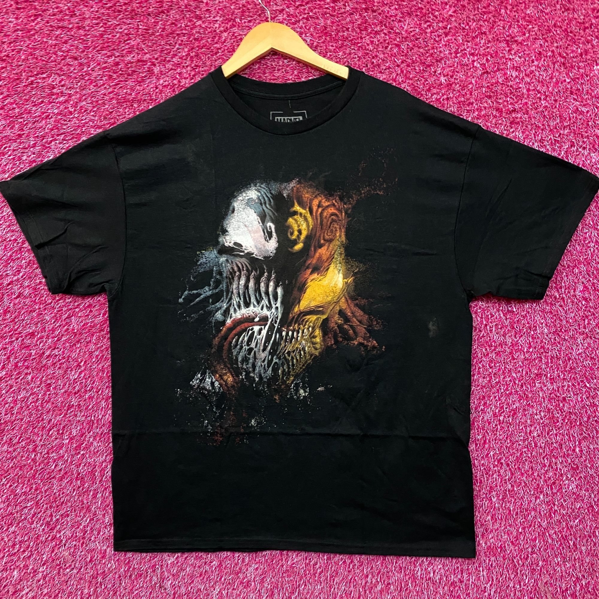 Marvel Comics Marvel Venom vs. Carnage Battle of Symbiotes Tee XL Size US XL / EU 56 / 4 - 1 Thumbnail