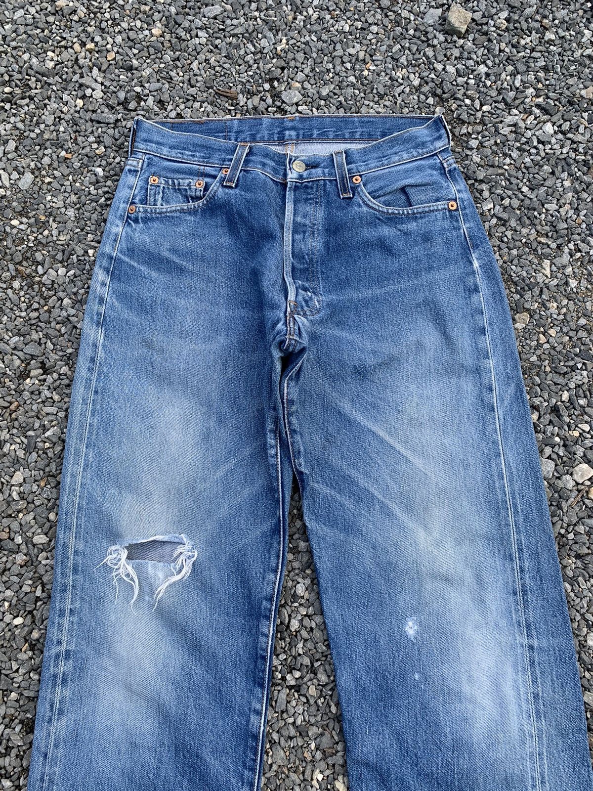 Levi's VINTAGE LEVIS 501 BIG E 555 SELVEDGE FADED DISTRESSED DENIM Size US 29 - 6 Thumbnail