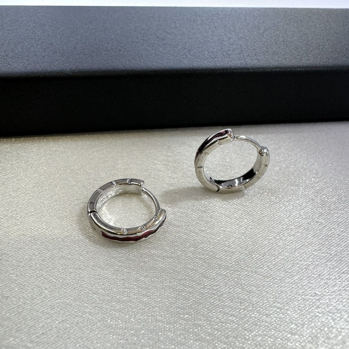 Designer 15mm Small Hoop Earrings for Men Women Unisex Hip Hop Style Size ONE SIZE - 4 Thumbnail