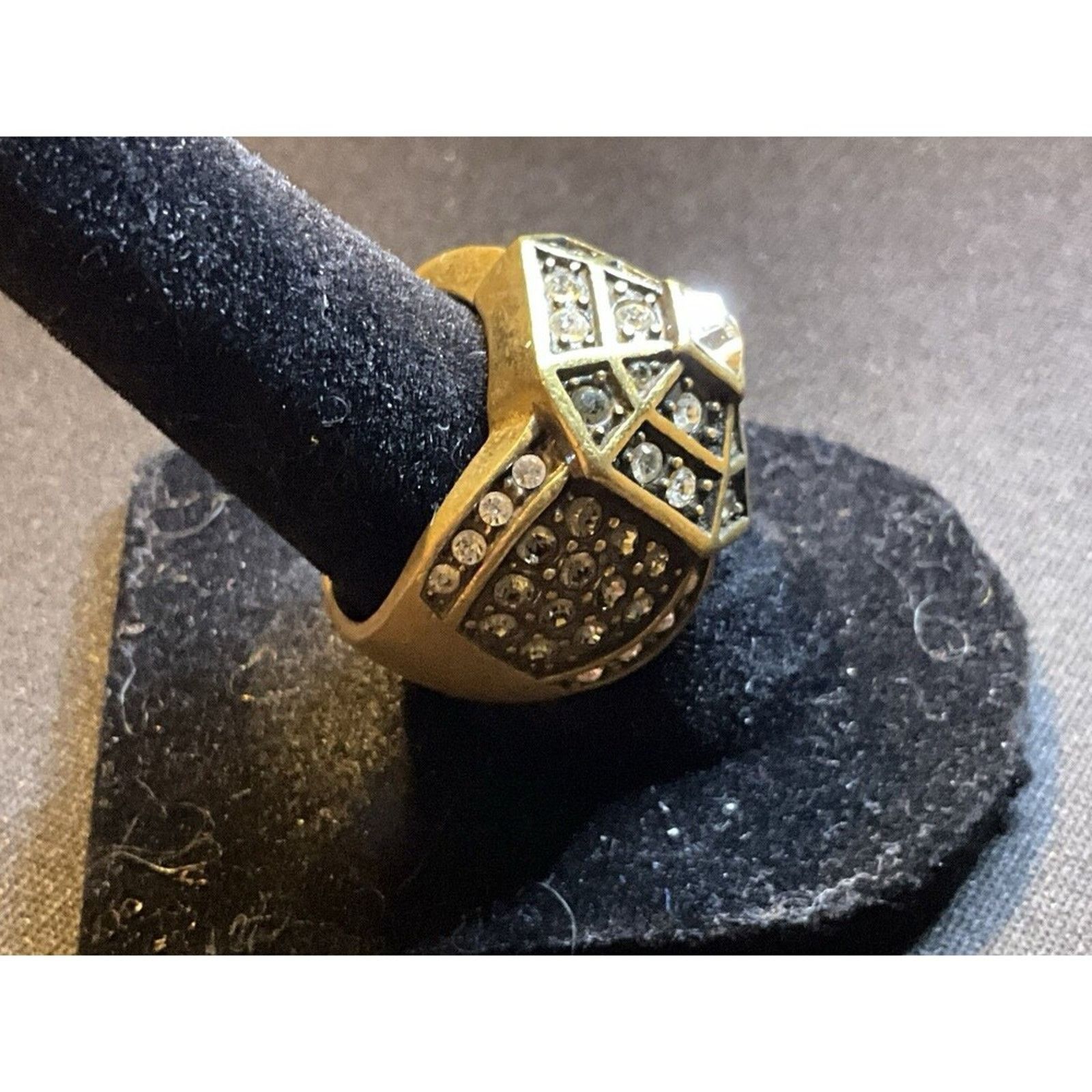 Other Heidi Daus Crystal Rhinestone Accent Sides Ring Size 7 Size ONE SIZE - 4 Thumbnail