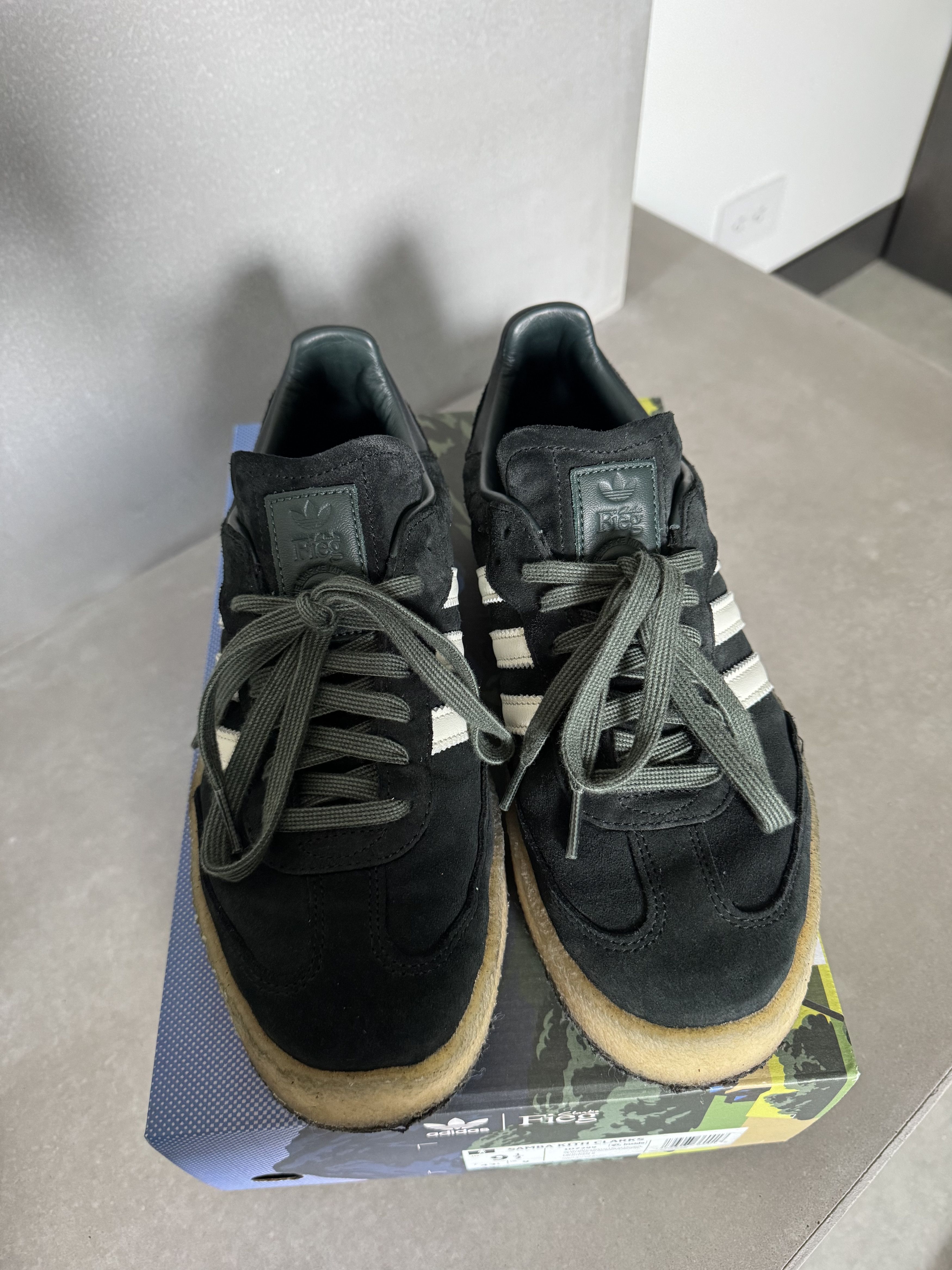 adidas gazelle silver green womens Ronnie Fieg x Clarks x adidasUnisex 8th Street Samba main image 1