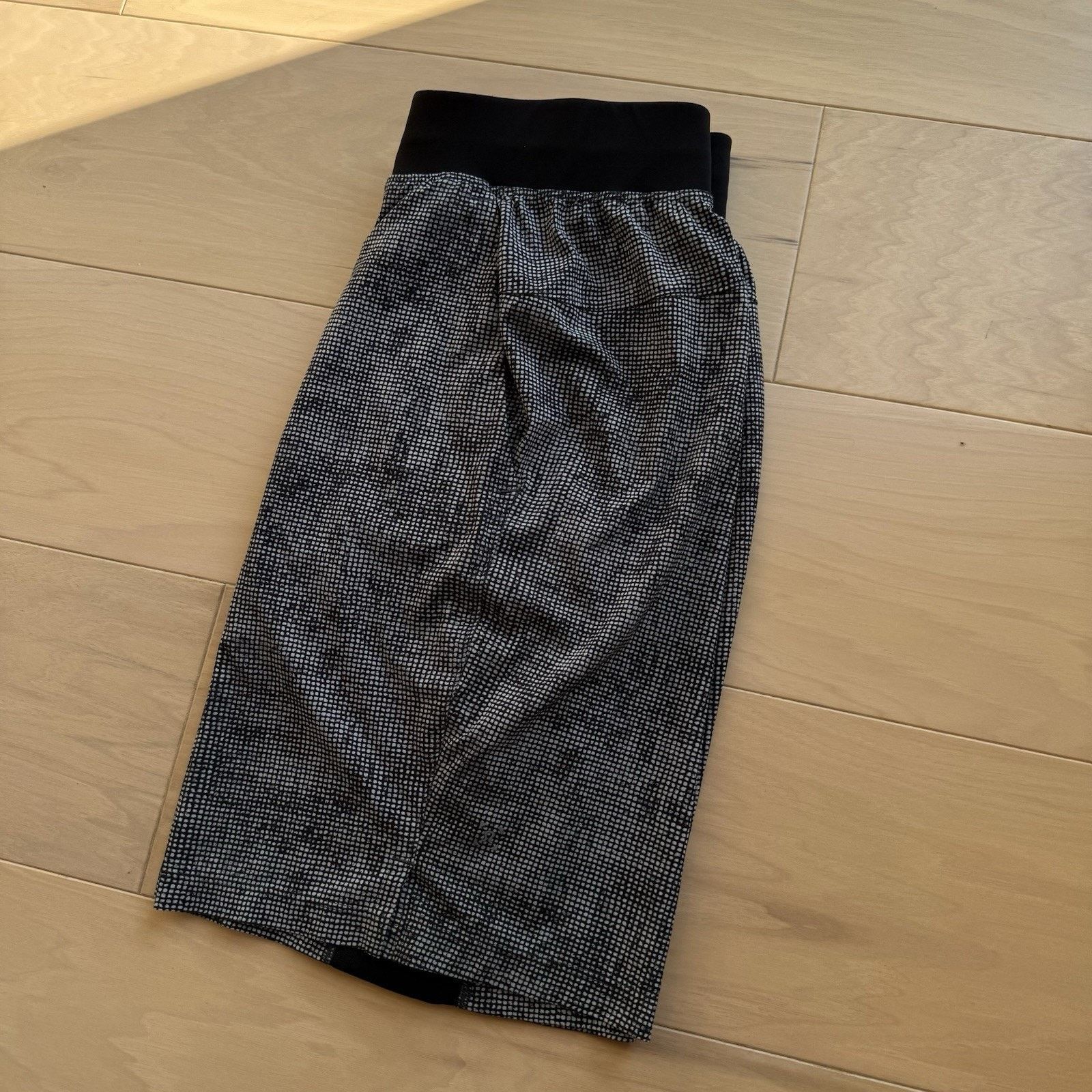Lululemon Lululemon THE Shorts Medium Multicolor Lined Workout Size US 29 - 9 Thumbnail