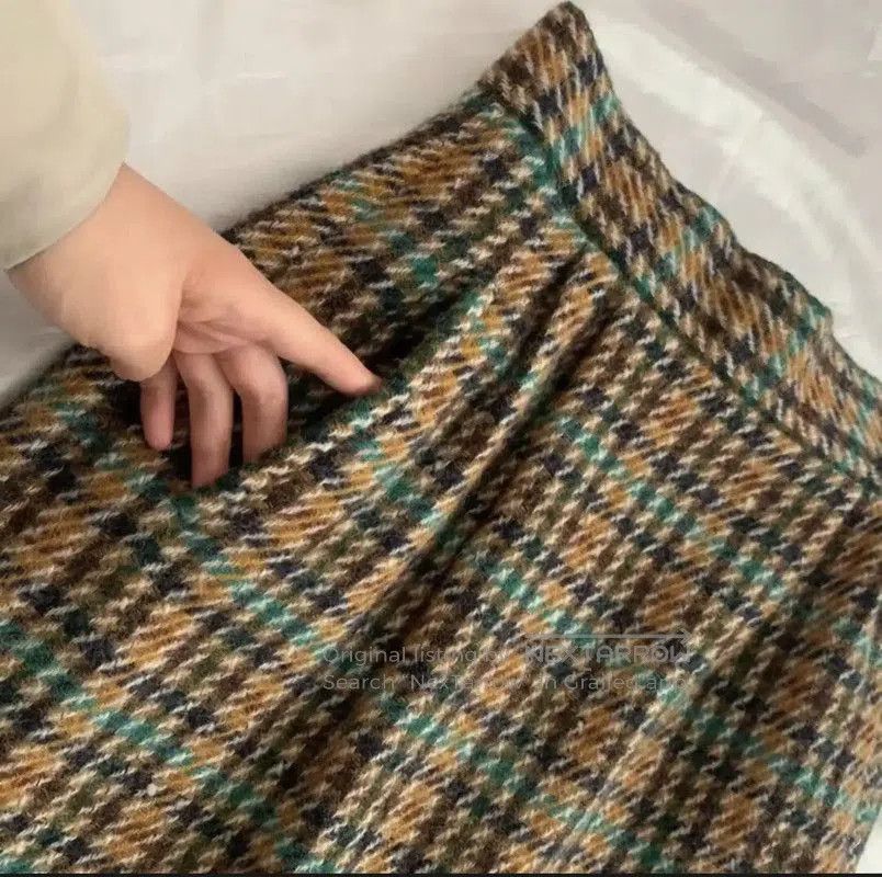 Dior Dior Khaki Wool Women's Midi Skirt . Size 28" / US 6 / IT 42 - 2 Thumbnail