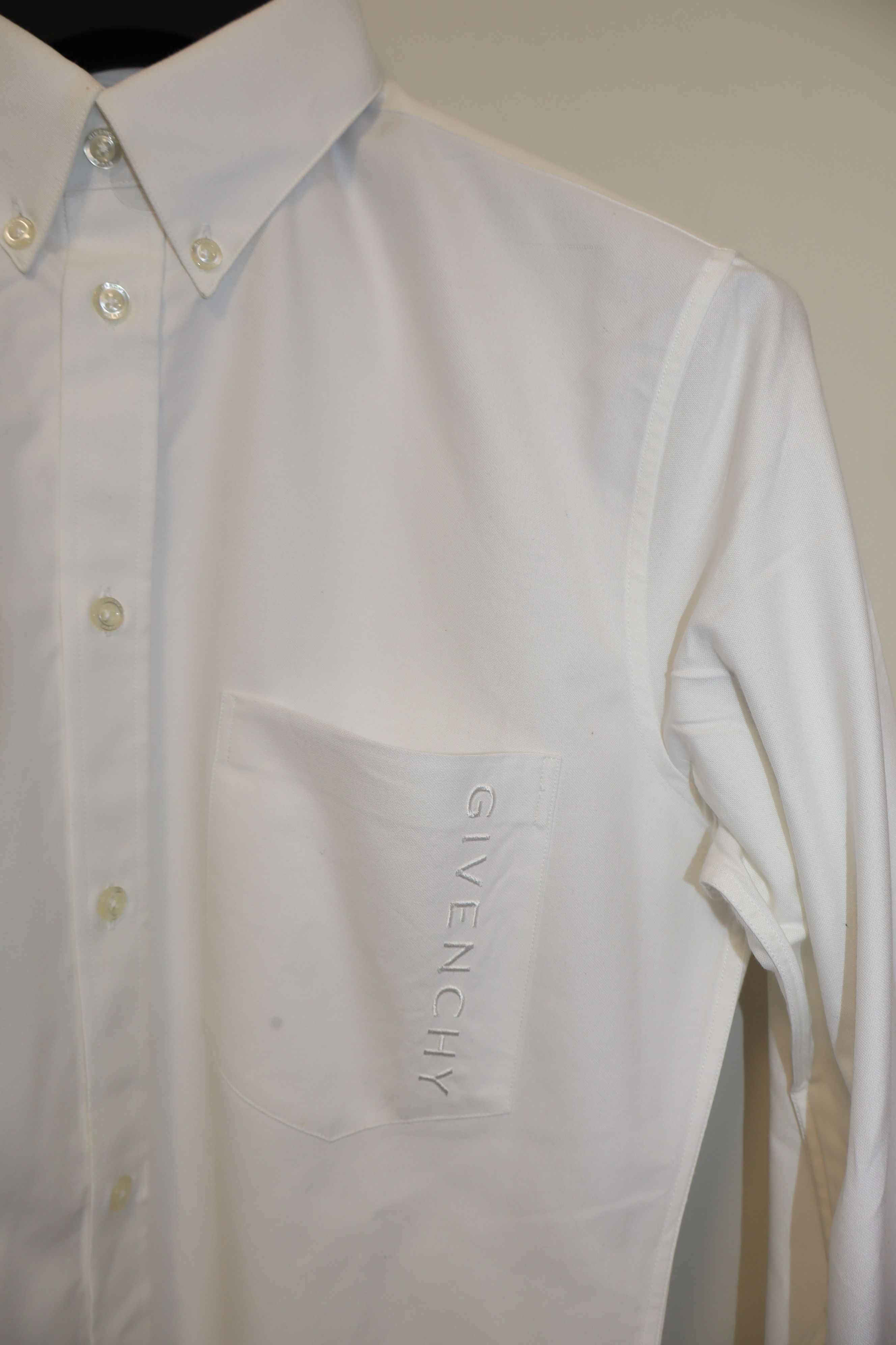 Givenchy Embroidered logo pocket shirt Size US S / EU 44-46 / 1 - 1 Thumbnail