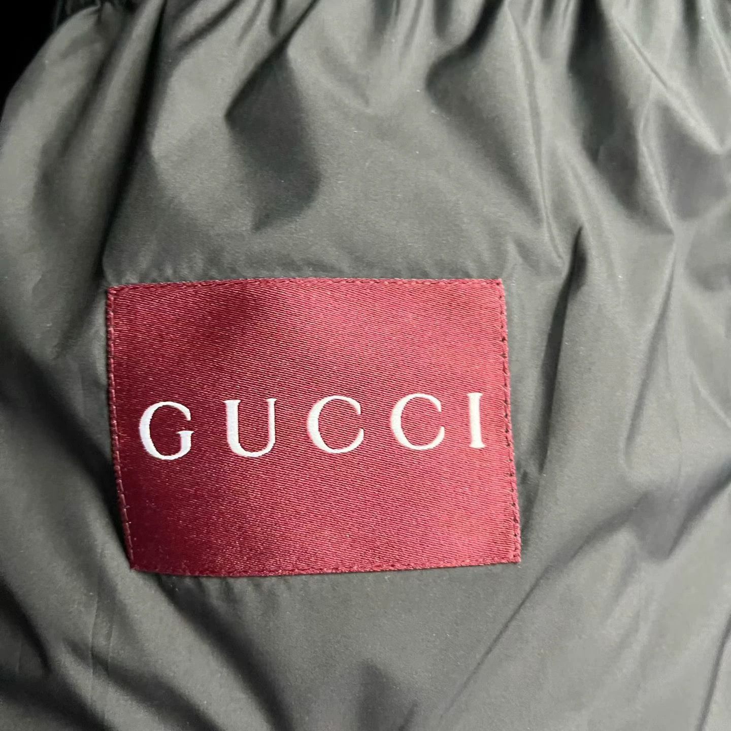 Gucci gucci sleeveless vest with removable hood Size US L / EU 52-54 / 3 - 2 Thumbnail