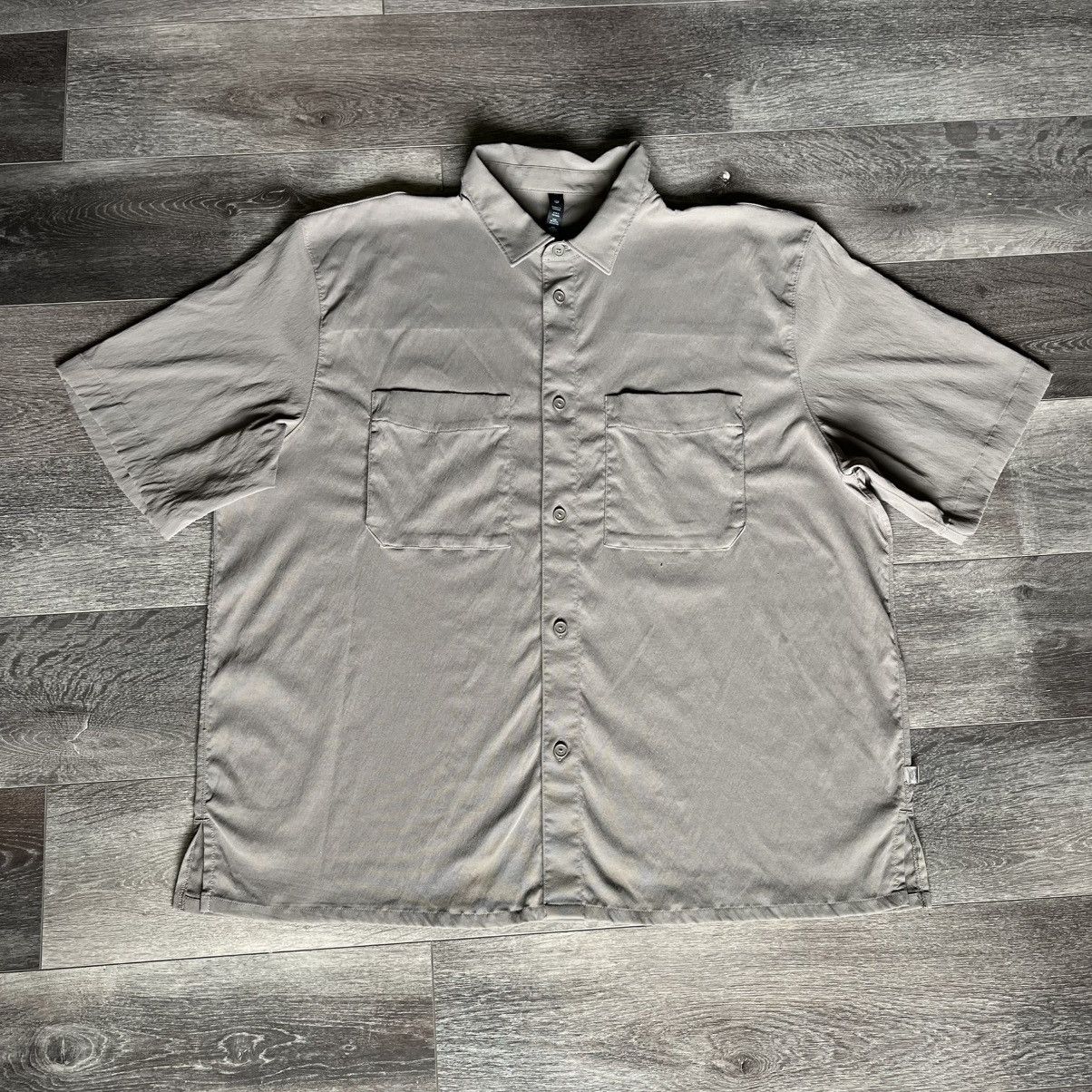 Lululemon Vintage Lululemon Relaxed Fit Button Down Camp S/S Shirt Men Size US XXL / EU 58 / 5 - 1 Thumbnail