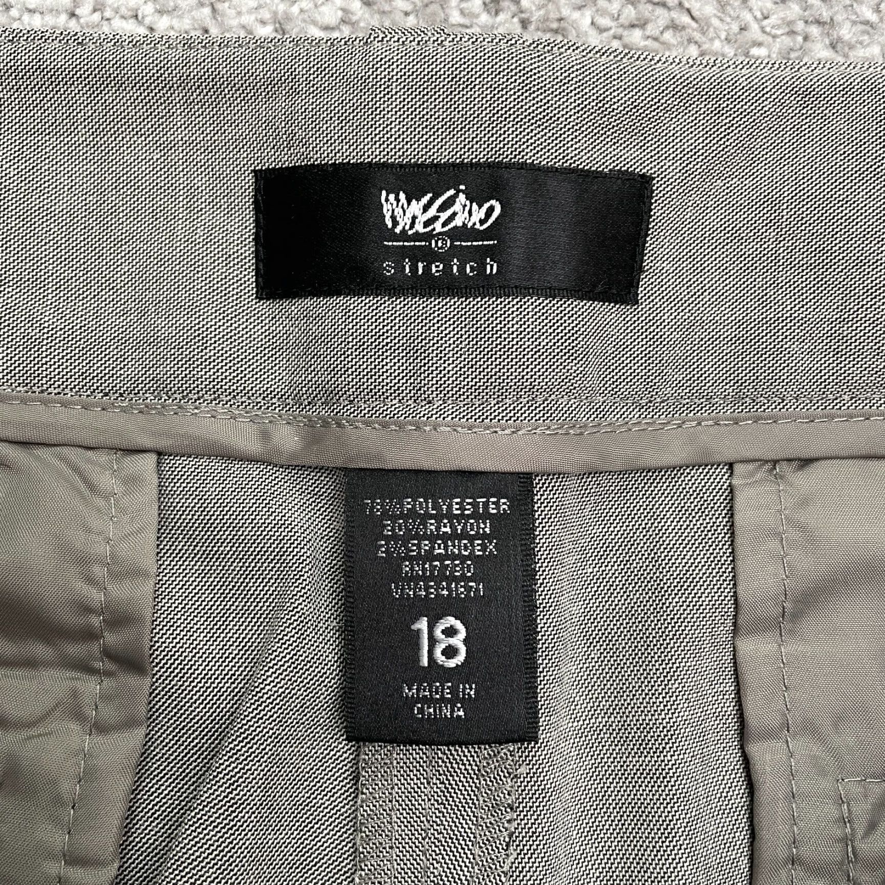 Mossimo Mossimo Stretch Modern Fit Crop Pants Womens 18 Low Waist 43x20 Gray Sleek NWT Size 40" / US 18 - 7 Thumbnail