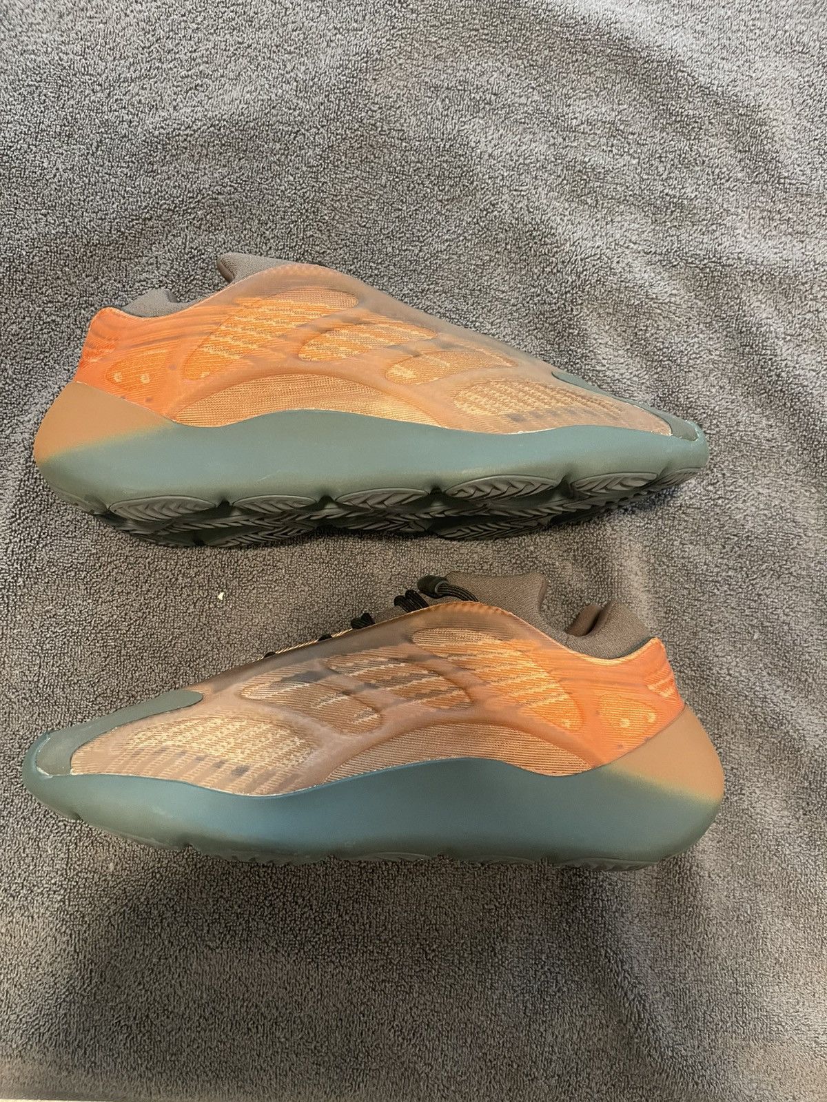 Adidas Yeezy 700 Size US 12.5 / EU 45-46 - 4 Thumbnail