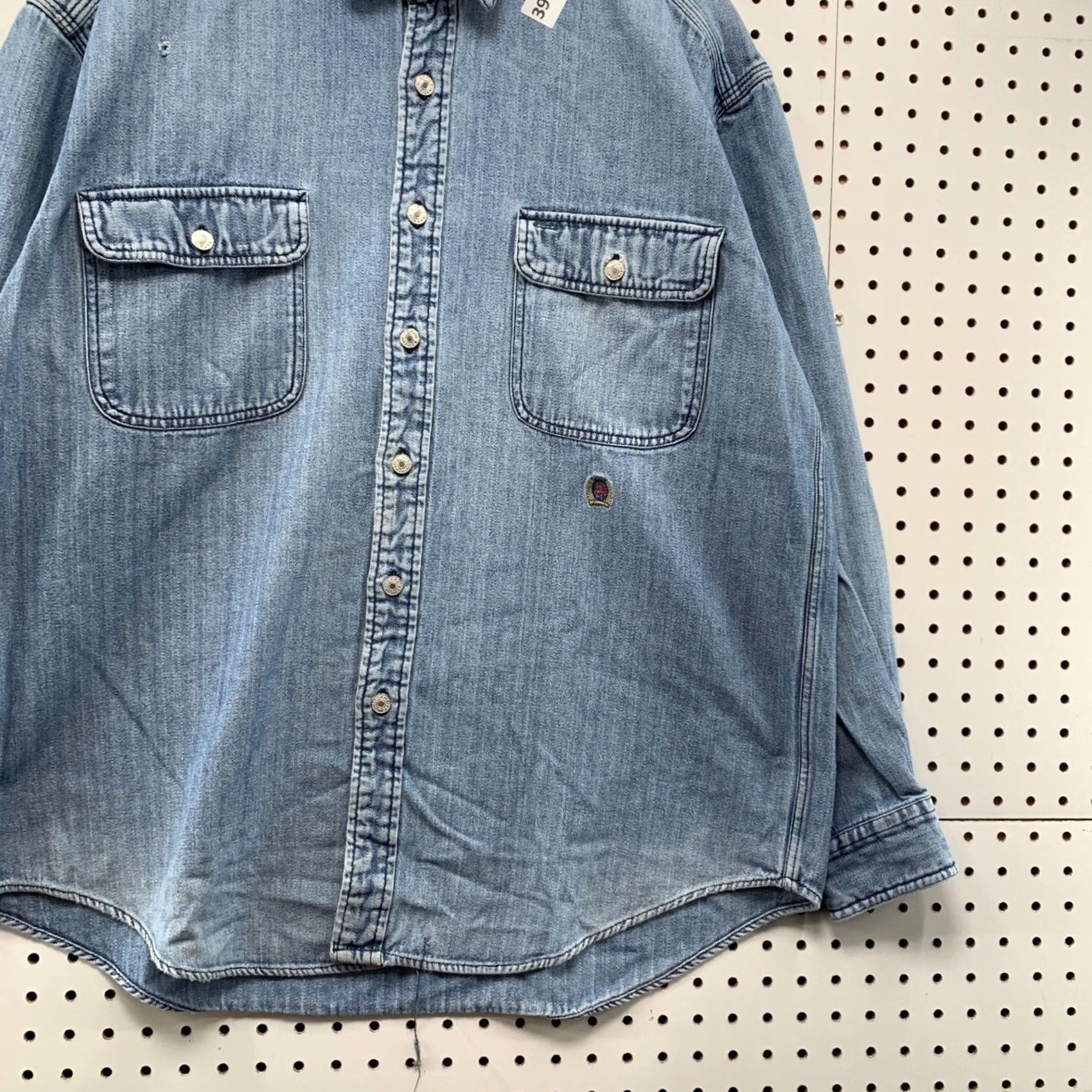 Tommy Hilfiger VINTAGE Tommy Hilfiger Shirt Mens Large Blue Pocket Button Denim Size US L / EU 52-54 / 3 - 4 Thumbnail