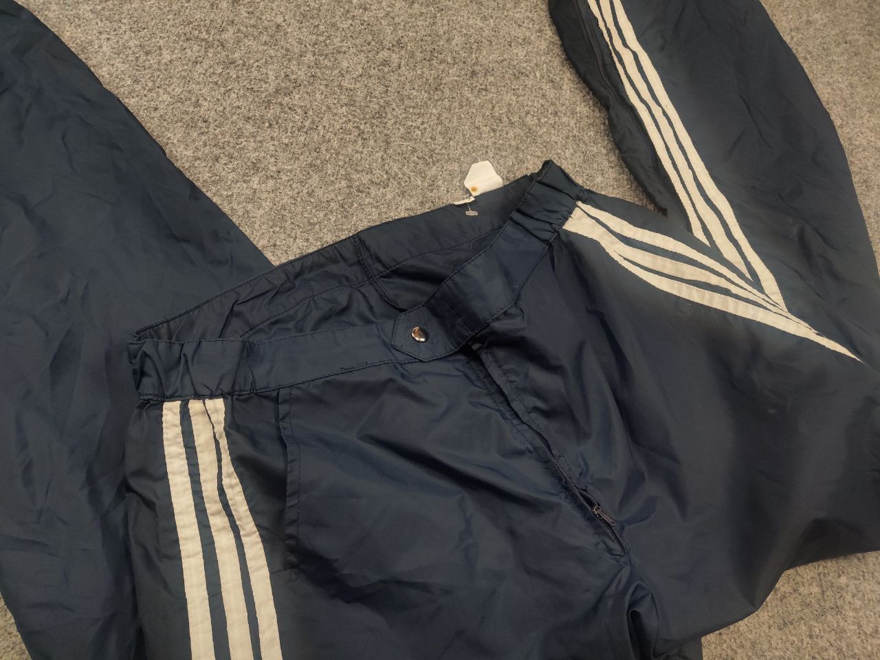 Adidas Vintage 80's Adidas Track Pants baggy Navy Blue 3-Stripes Size US 32 / EU 48 - 11 Thumbnail