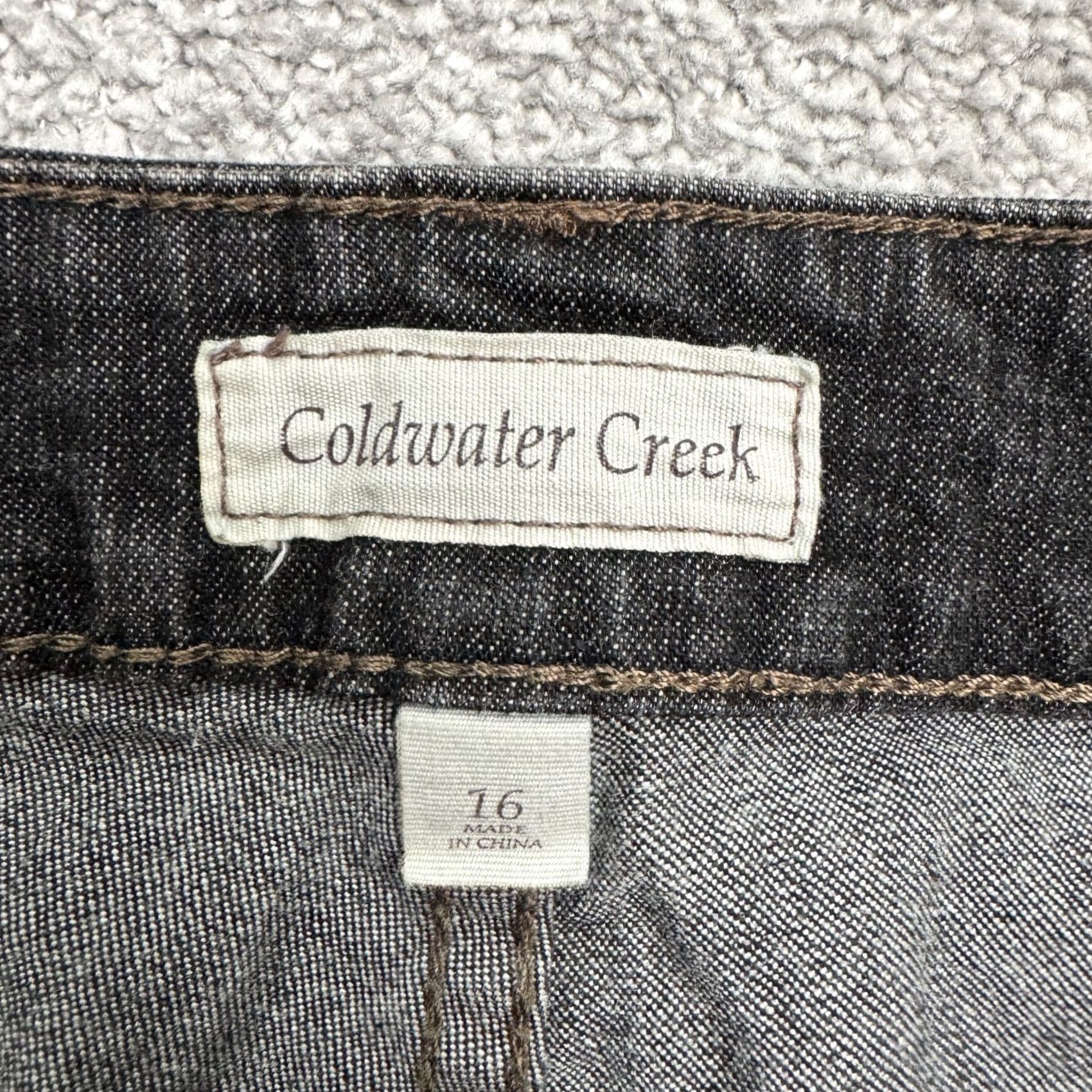 Coldwater Creek Coldwater Creek Black Denim Jeans Womens 16 High Rise Straight Leg 5-Pocket 31.5 in Inseam Cotton 35 in Waist Regular Fit Size 38" / US 16 / IT 52 - 6 Thumbnail