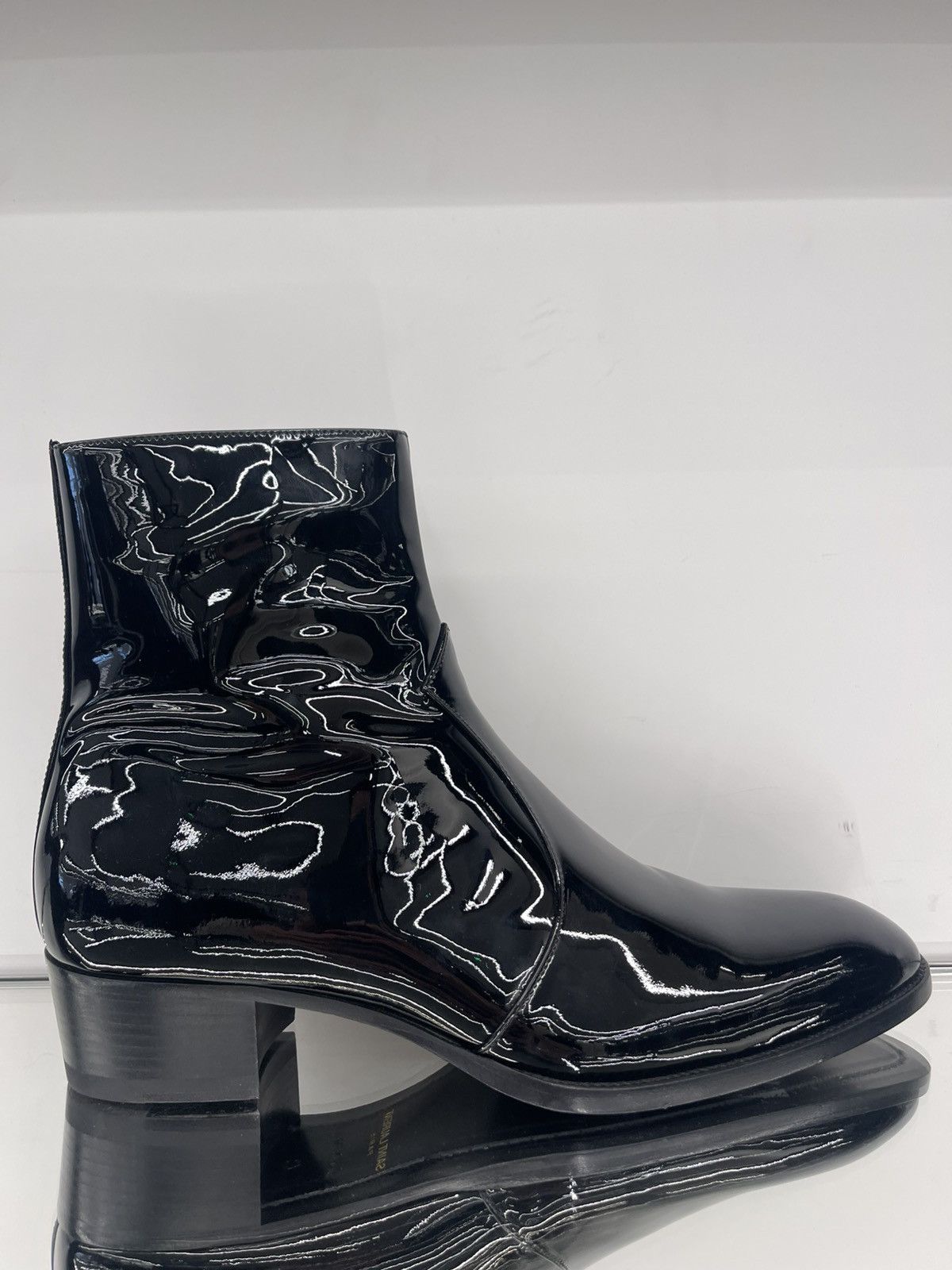 Saint Laurent Paris Saint laurent wyatt 40 zipped boots