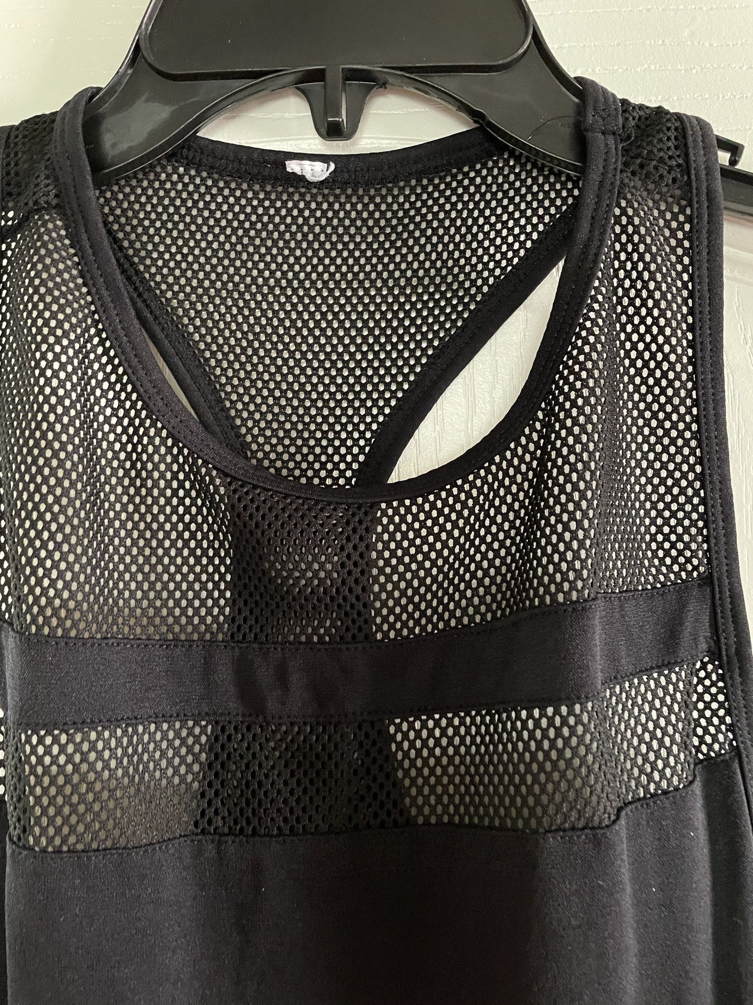 Fabletics Fabletics Black Mesh Racerback Workout Top Size S / US 4 / IT 40 - 3 Thumbnail