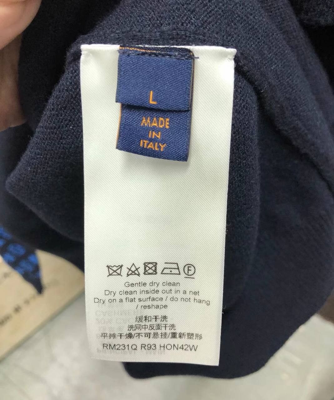 Louis Vuitton Louis Vuitton sweater with monogram and cuffs Size US L / EU 52-54 / 3 - 3 Thumbnail