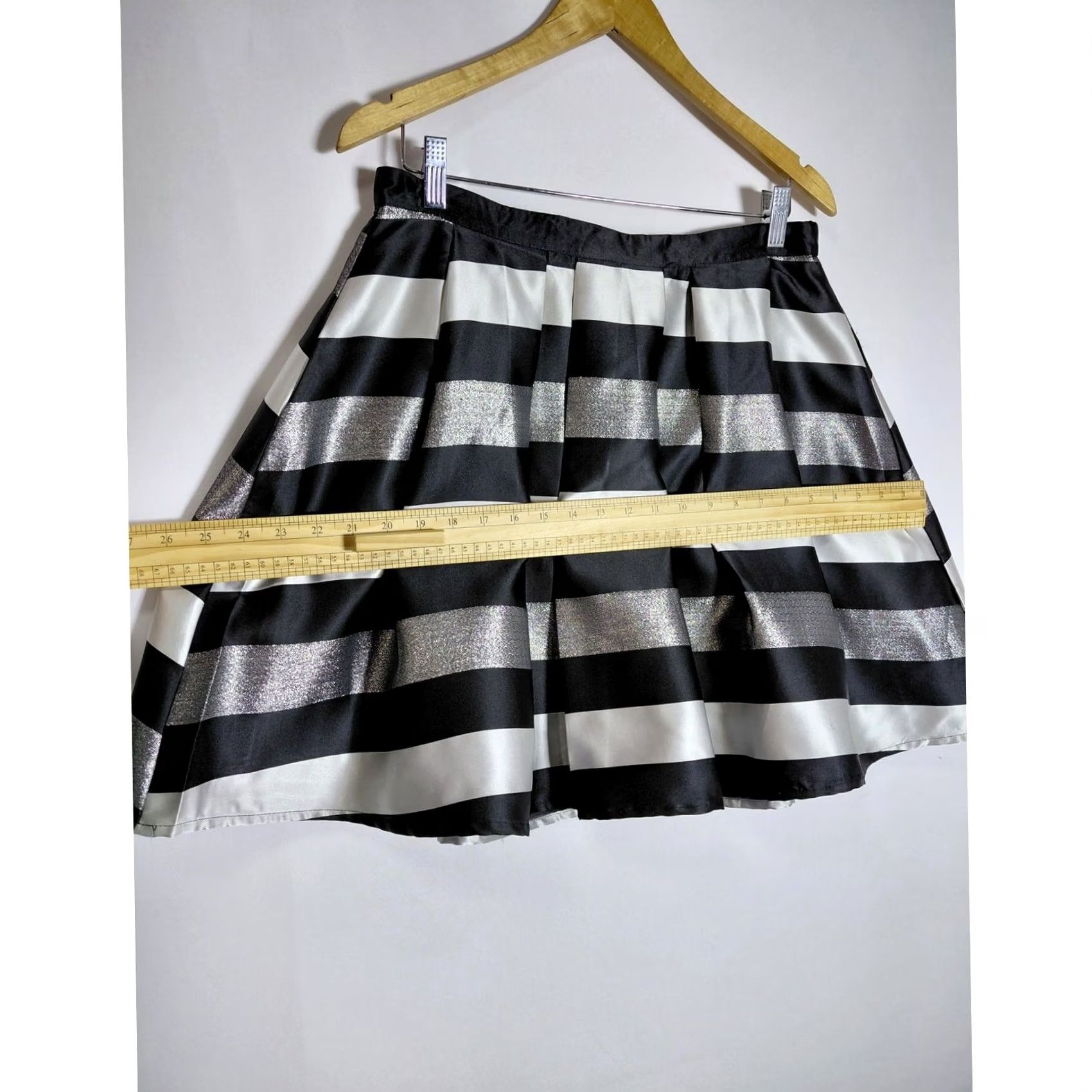 Vintage My Michelle Skirt Black Silver Striped Lightweight Short Mini Size 13 Women Size 34" / US 12 / IT 48 - 5 Thumbnail