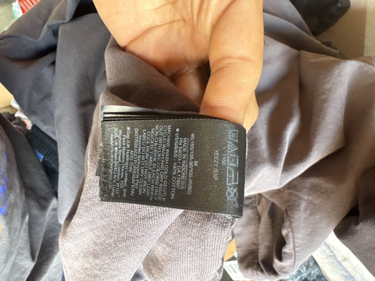 Balenciaga × Gap × Yeezy Yeezy GAP Logo No Seam ‘Dark Grey’ Size US M / EU 48-50 / 2 - 4 Thumbnail