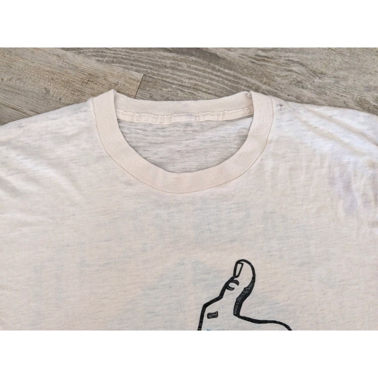 Off-White VINTAGE Chrysler Dealership Tee Shirt Off-white Crew Neck Short Sleeve Unbranded Unisex Adults Small/Medium Cars Mopar 1980s Vintage Graphic Printlite Size US S / EU 44-46 / 1 - 3 Thumbnail